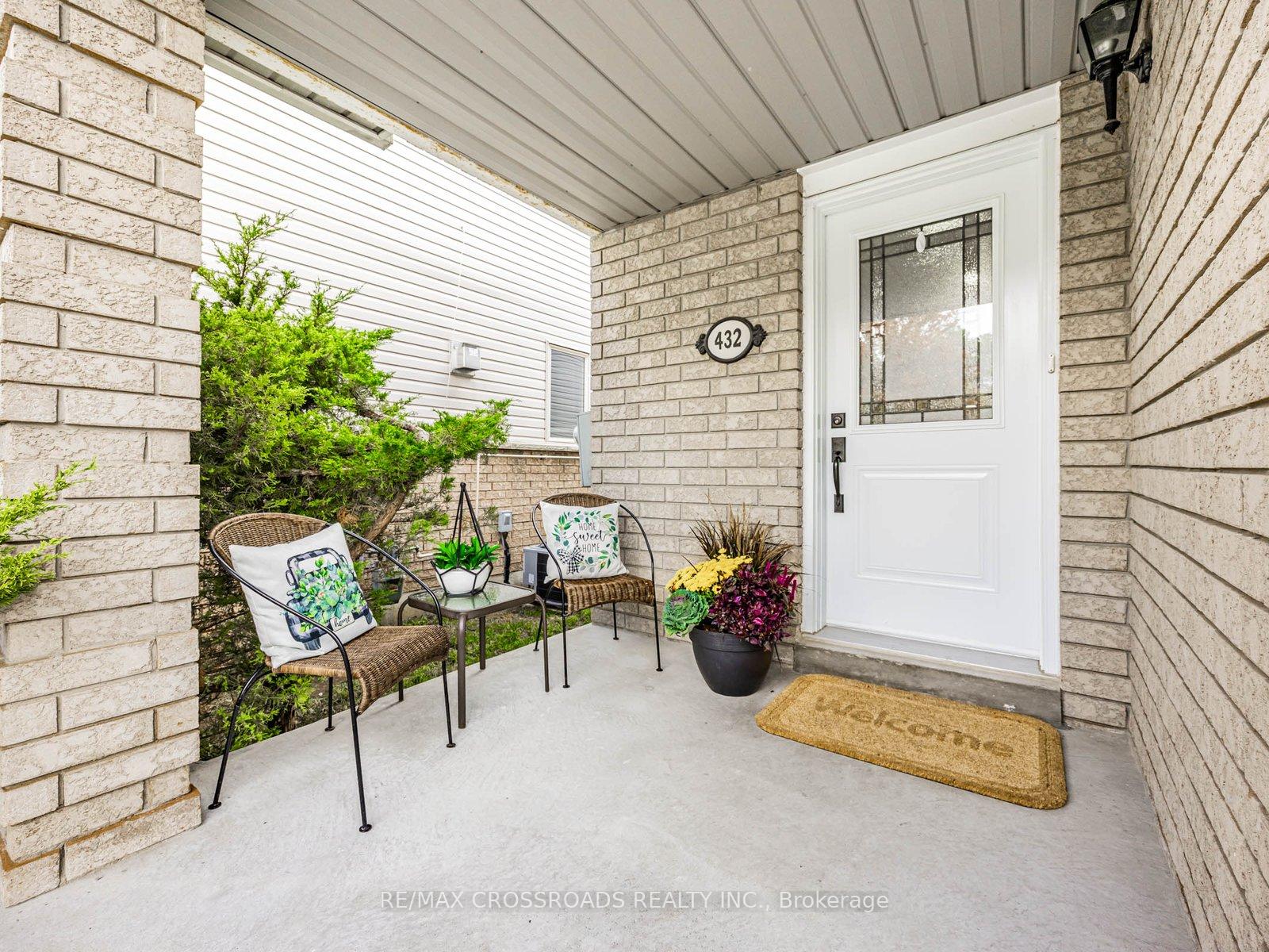 Photo 2 of 432 Sparrow Circle, Pickering, Highbush — HOMEH