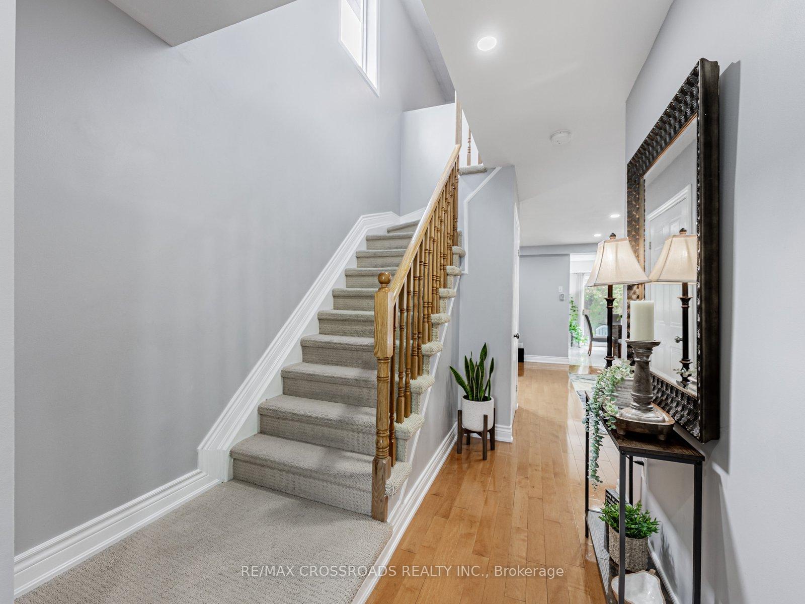 Photo 3 of 432 Sparrow Circle, Pickering, Highbush — HOMEH