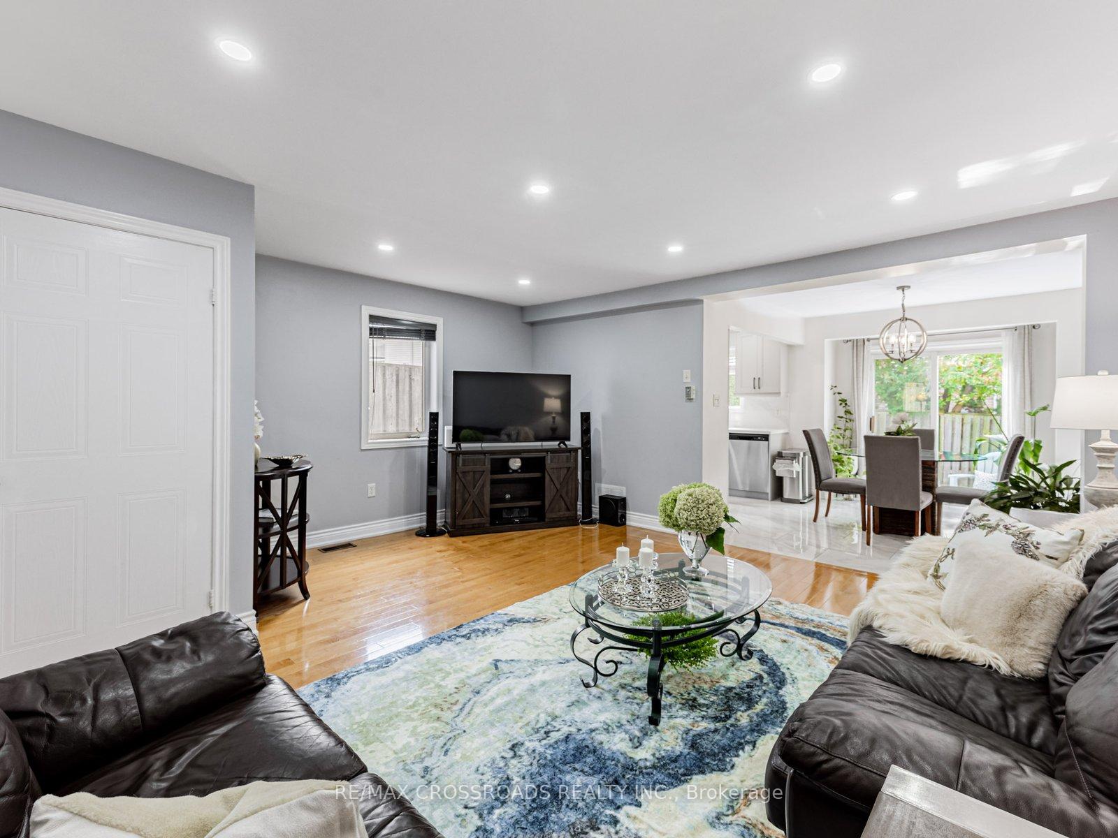 Photo 6 of 432 Sparrow Circle, Pickering, Highbush — HOMEH