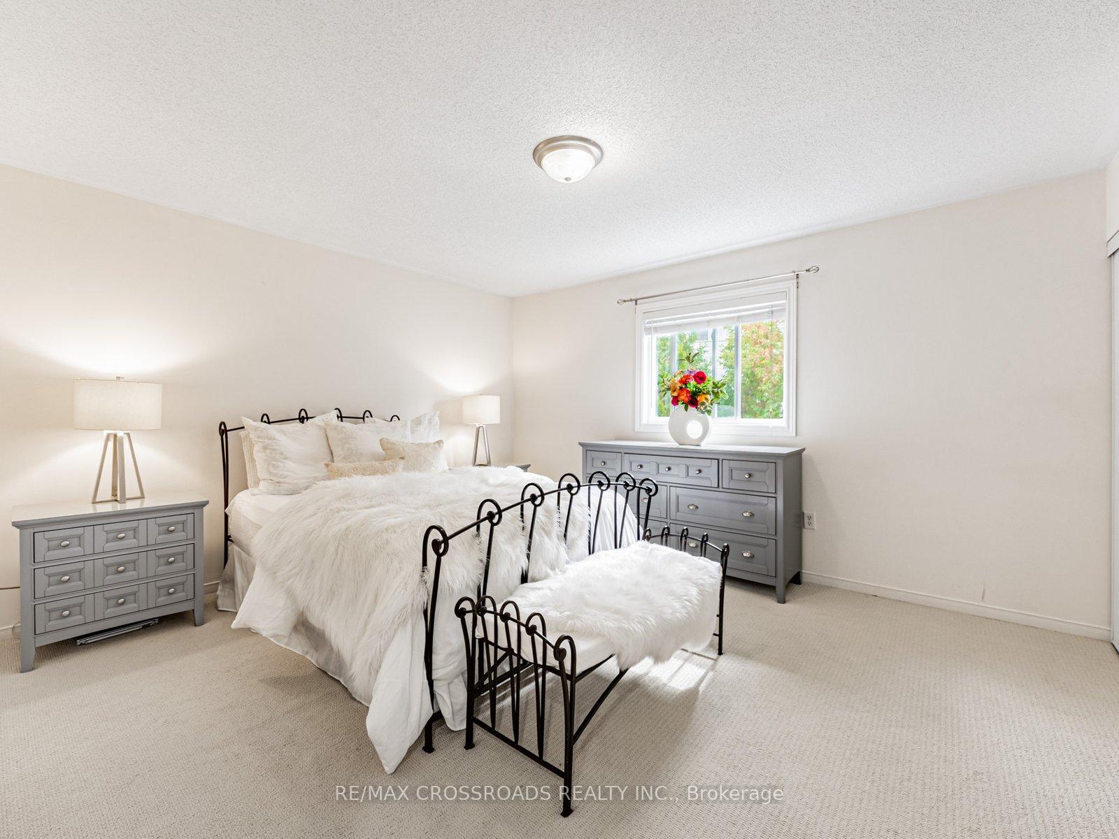Photo 14 of 432 Sparrow Circle, Pickering, Highbush — HOMEH