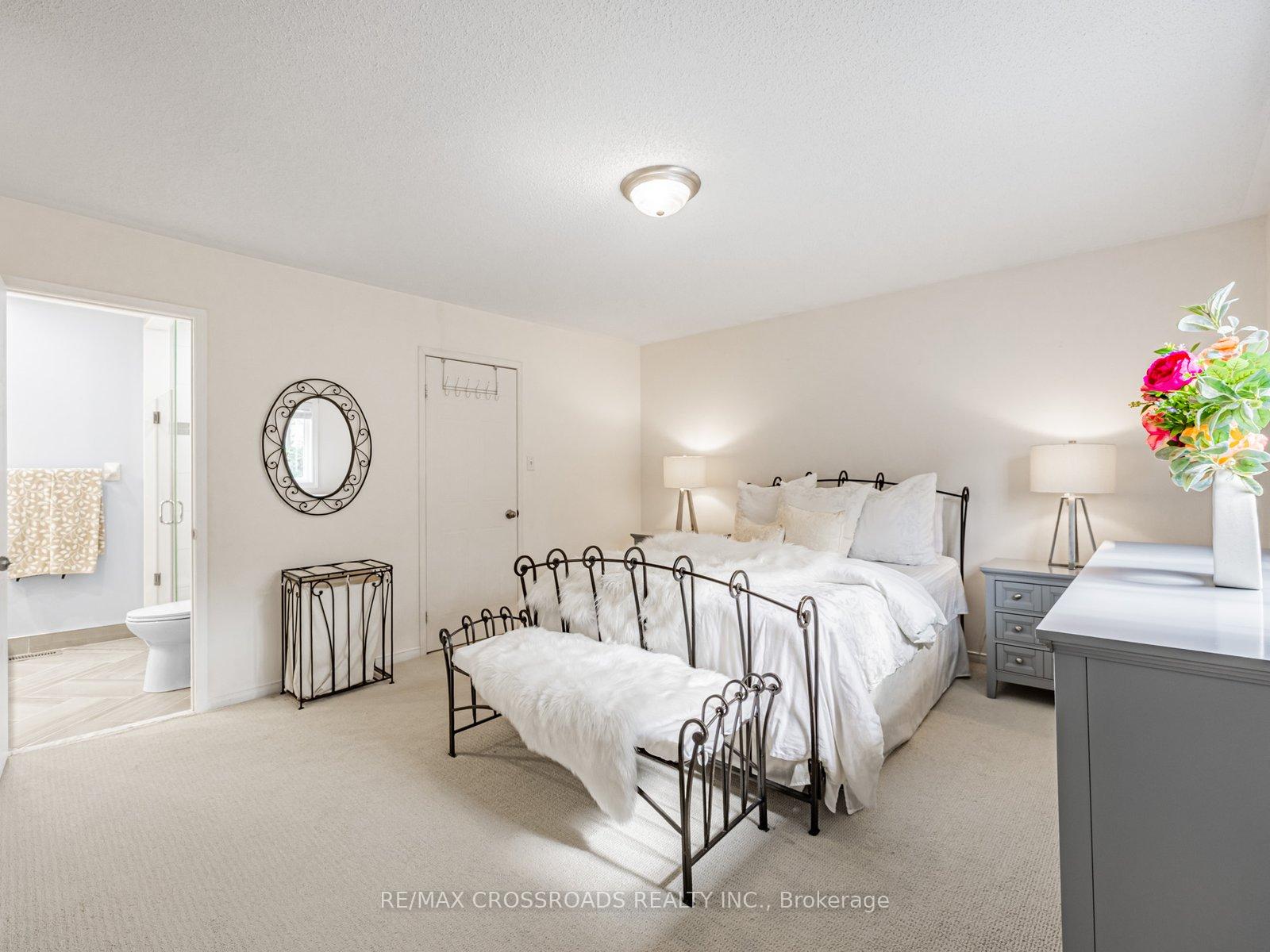 Photo 16 of 432 Sparrow Circle, Pickering, Highbush — HOMEH