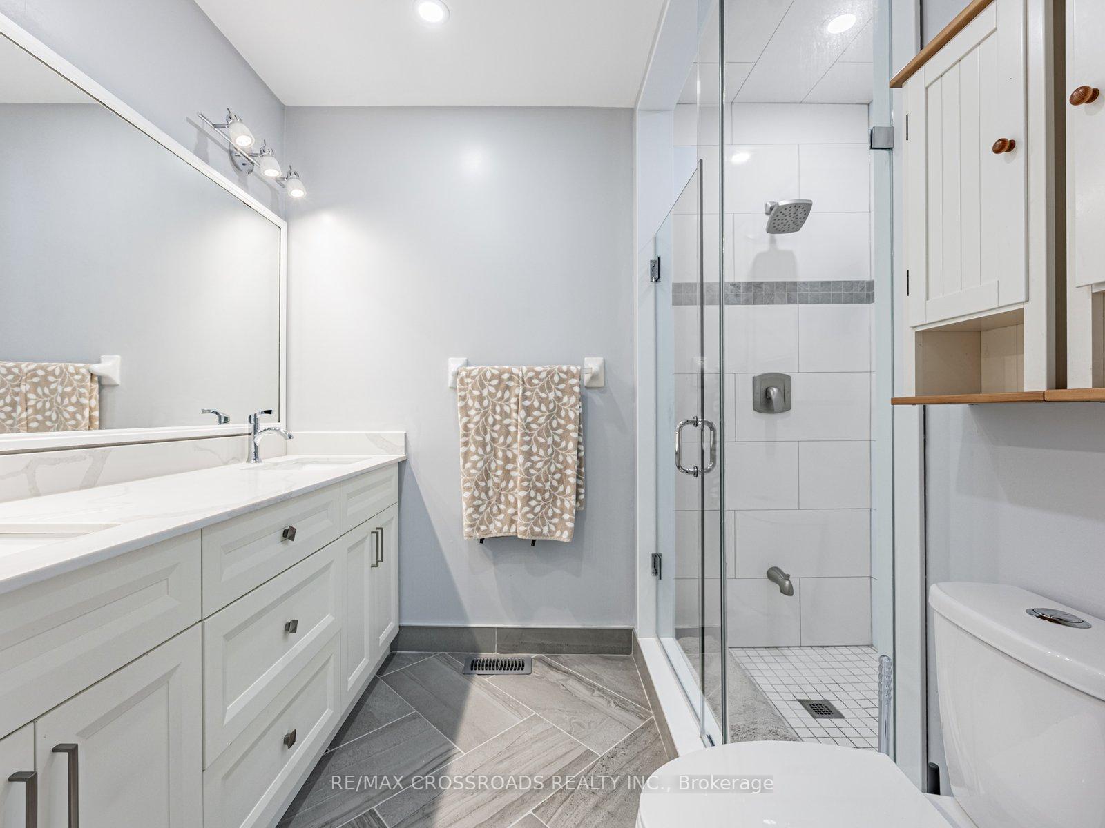 Photo 17 of 432 Sparrow Circle, Pickering, Highbush — HOMEH