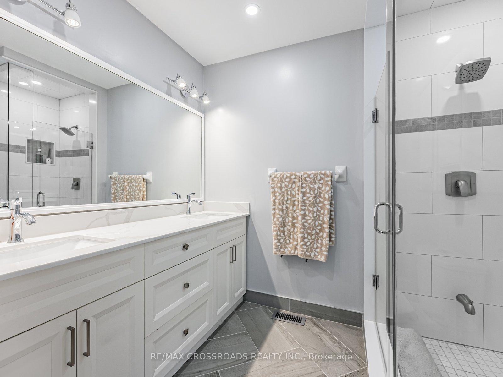 Photo 18 of 432 Sparrow Circle, Pickering, Highbush — HOMEH