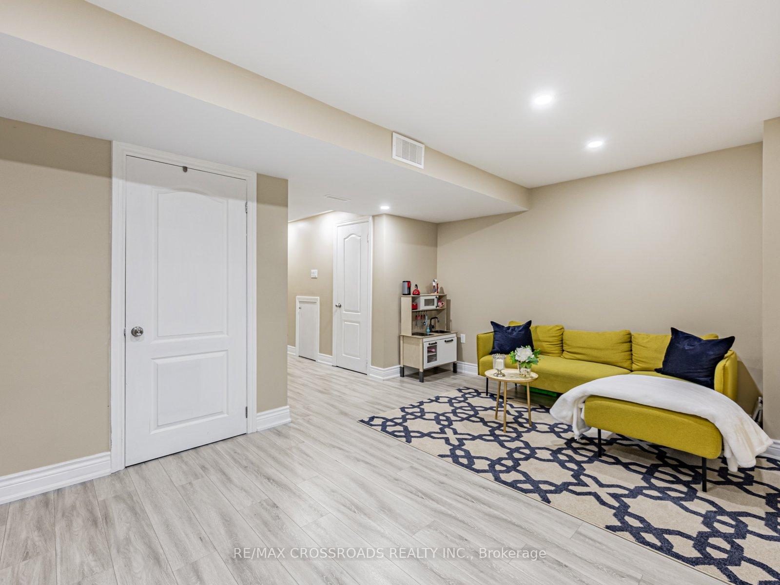 Photo 26 of 432 Sparrow Circle, Pickering, Highbush — HOMEH