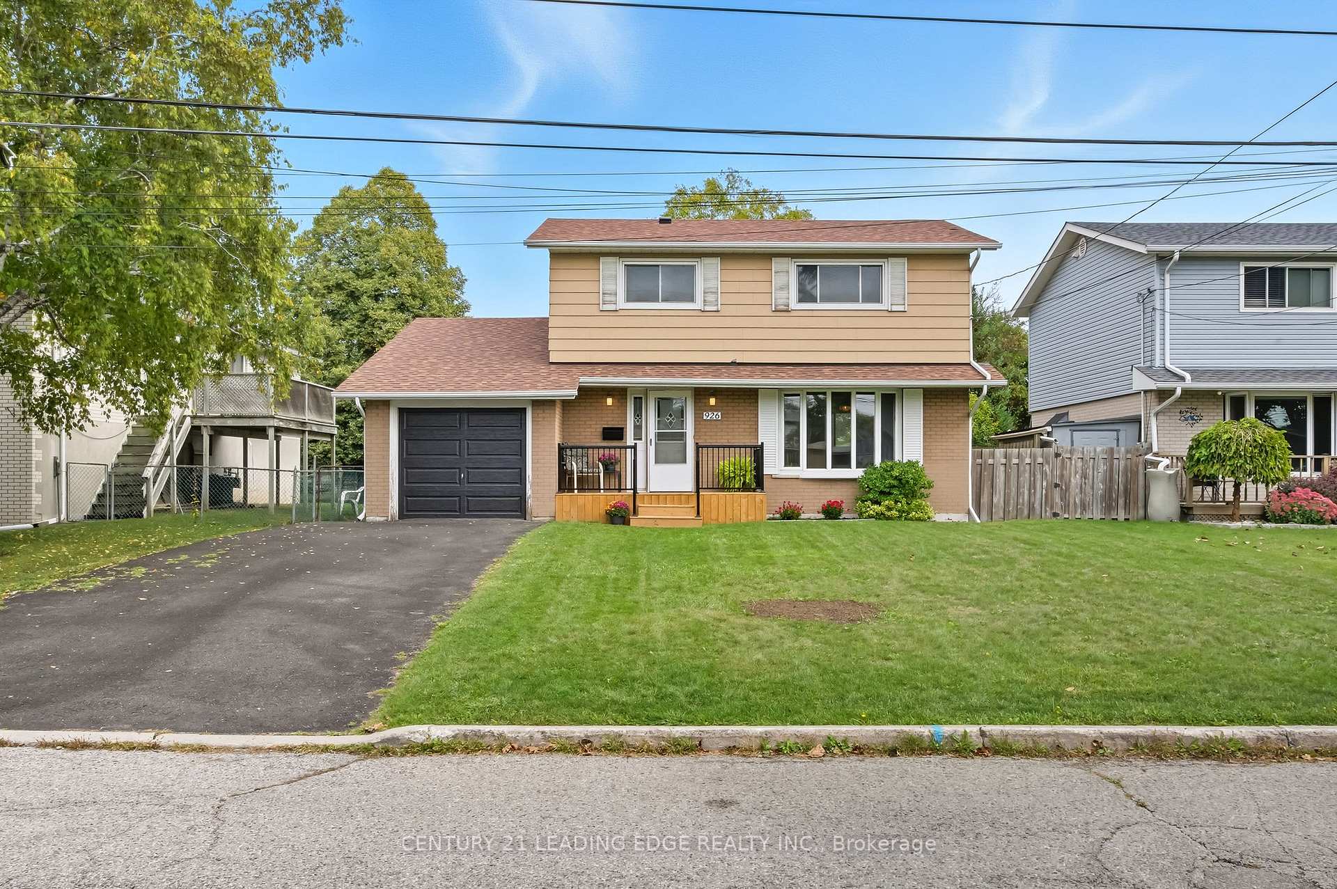 Photo 1 of 926 Marinet Crescent, Pickering, West Shore — HOMEH