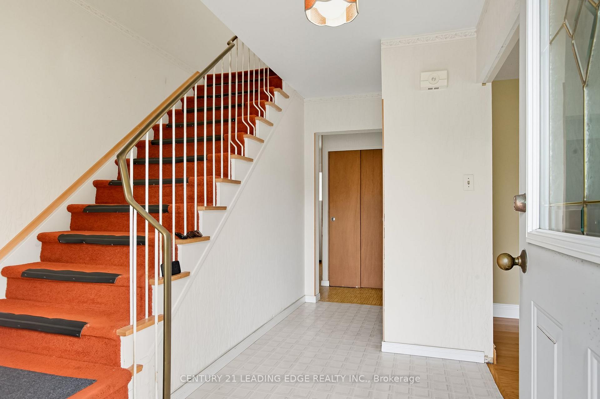 Photo 7 of 926 Marinet Crescent, Pickering, West Shore — HOMEH
