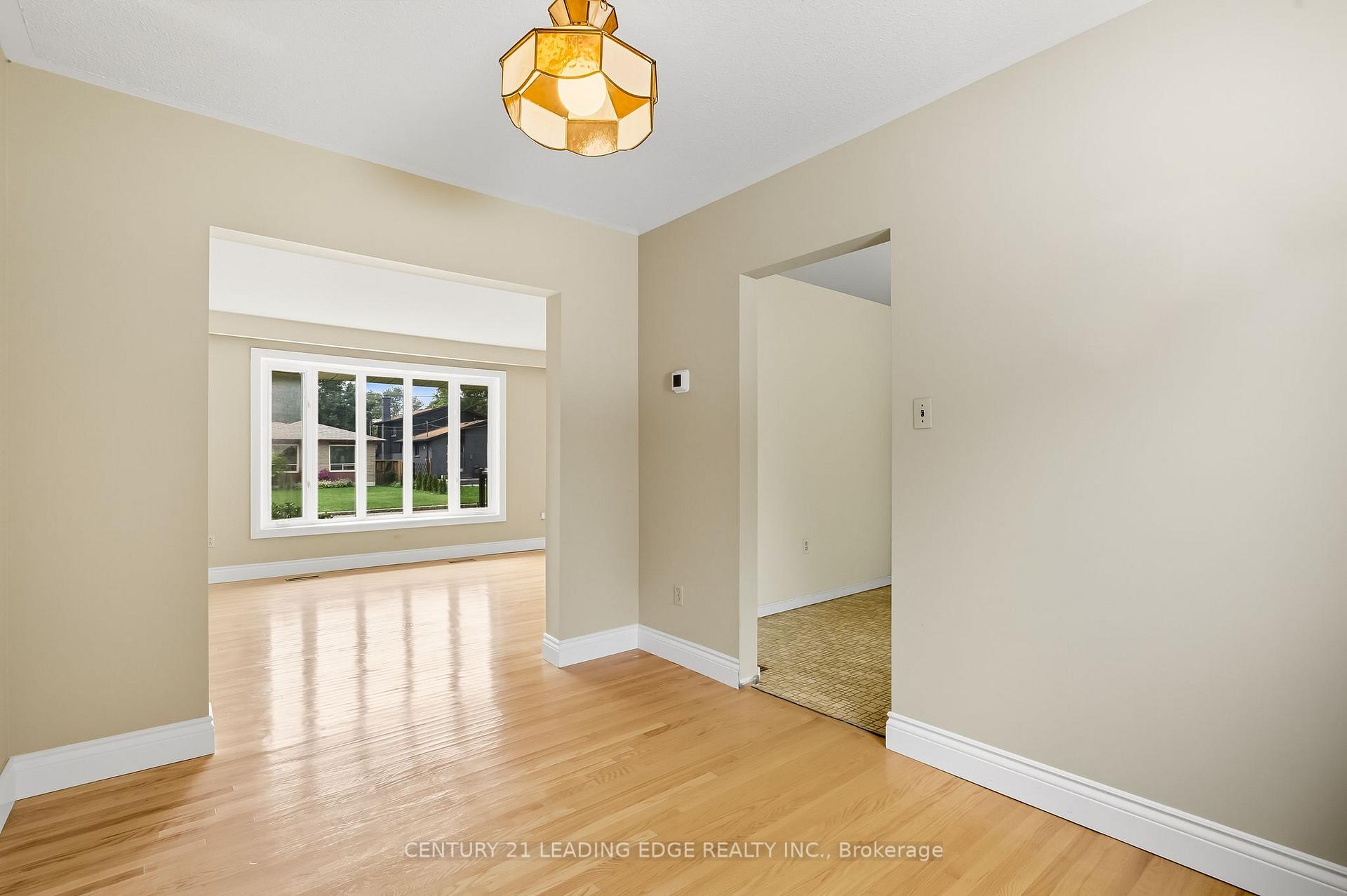 Photo 13 of 926 Marinet Crescent, Pickering, West Shore — HOMEH
