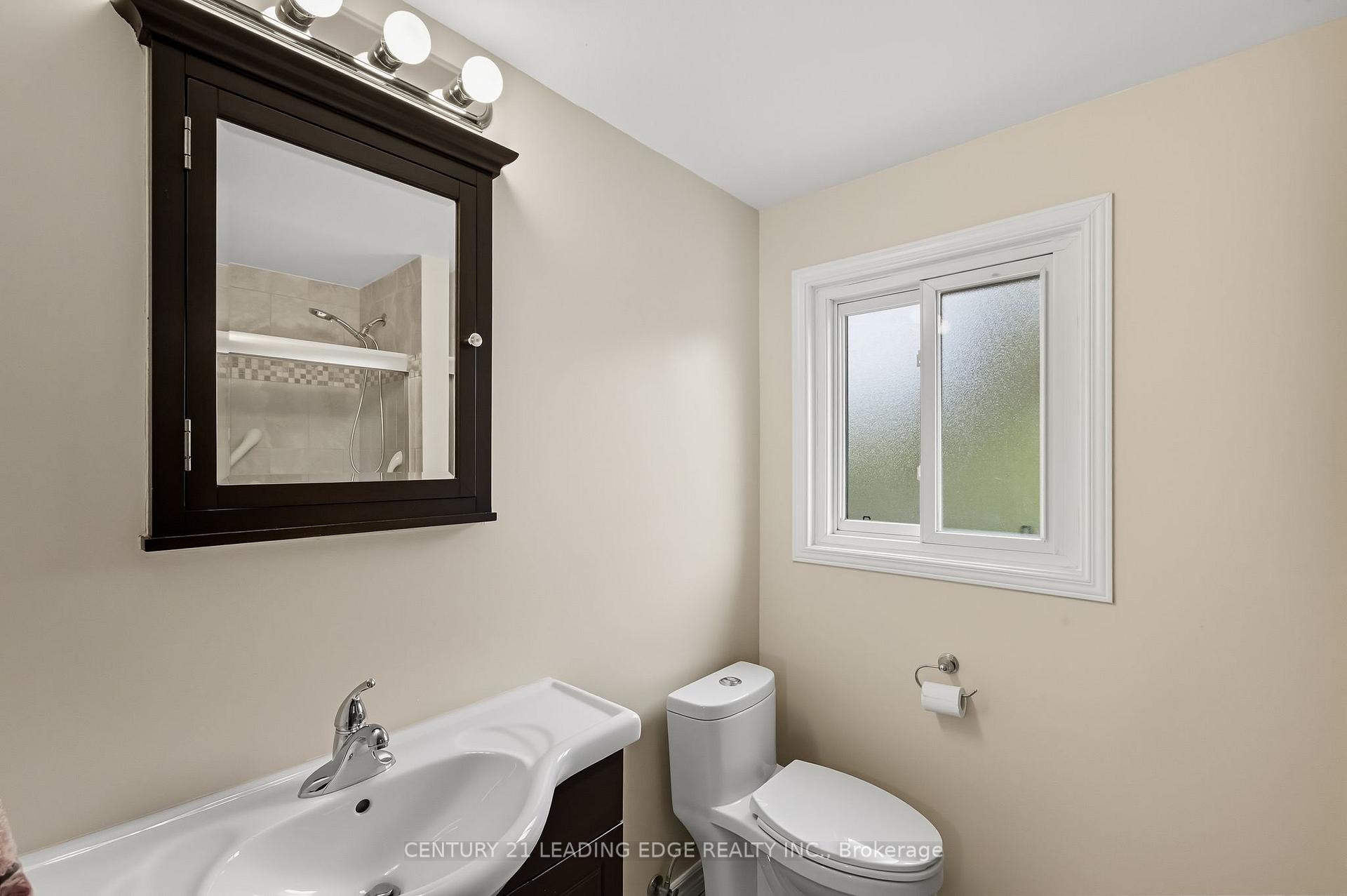 Photo 21 of 926 Marinet Crescent, Pickering, West Shore — HOMEH