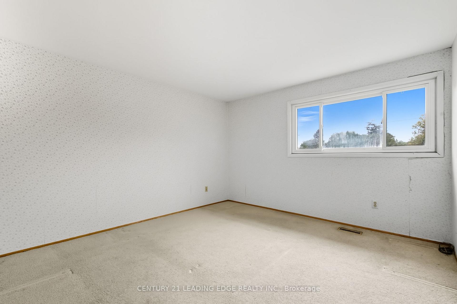 Photo 22 of 926 Marinet Crescent, Pickering, West Shore — HOMEH