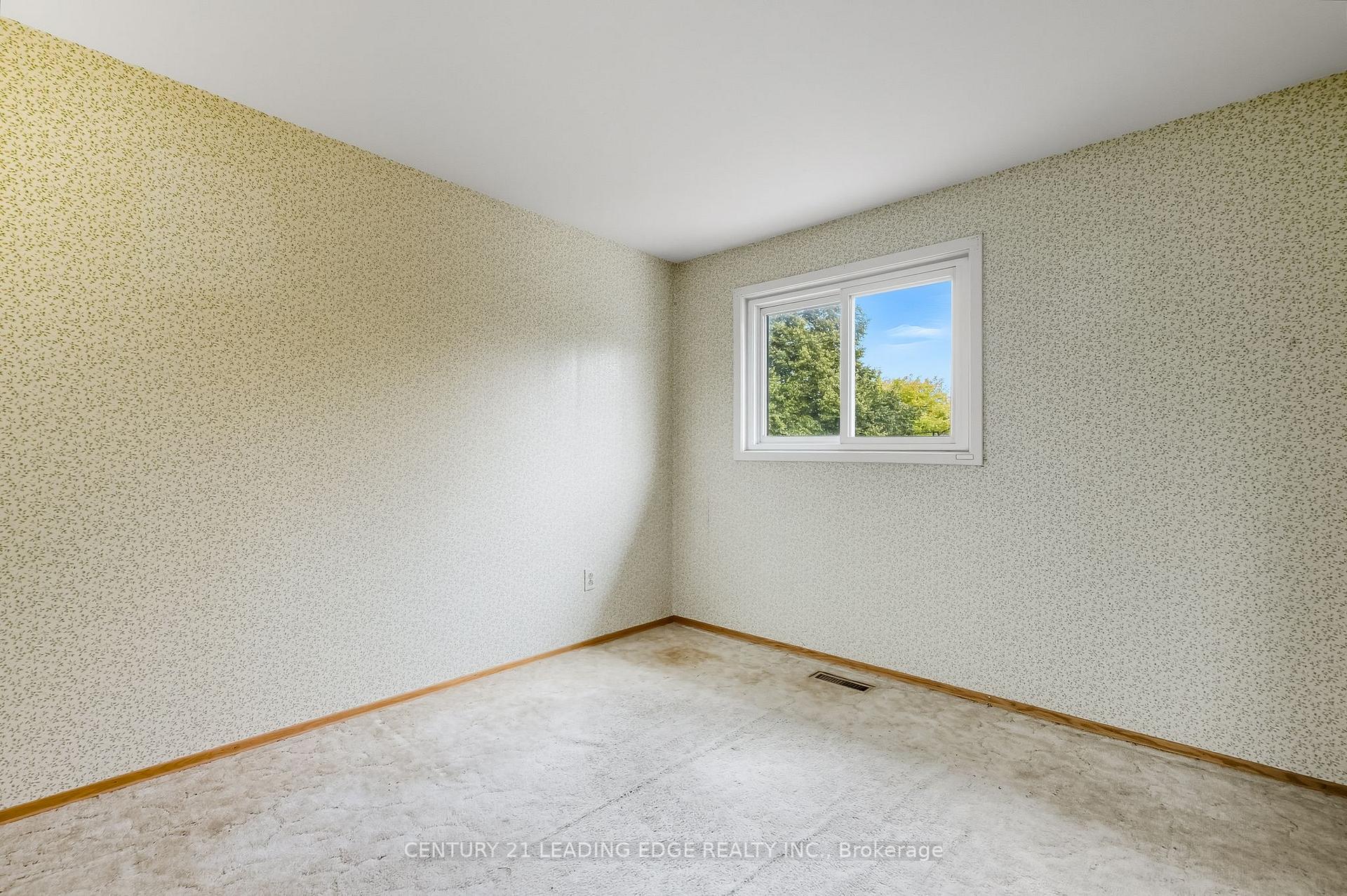 Photo 27 of 926 Marinet Crescent, Pickering, West Shore — HOMEH