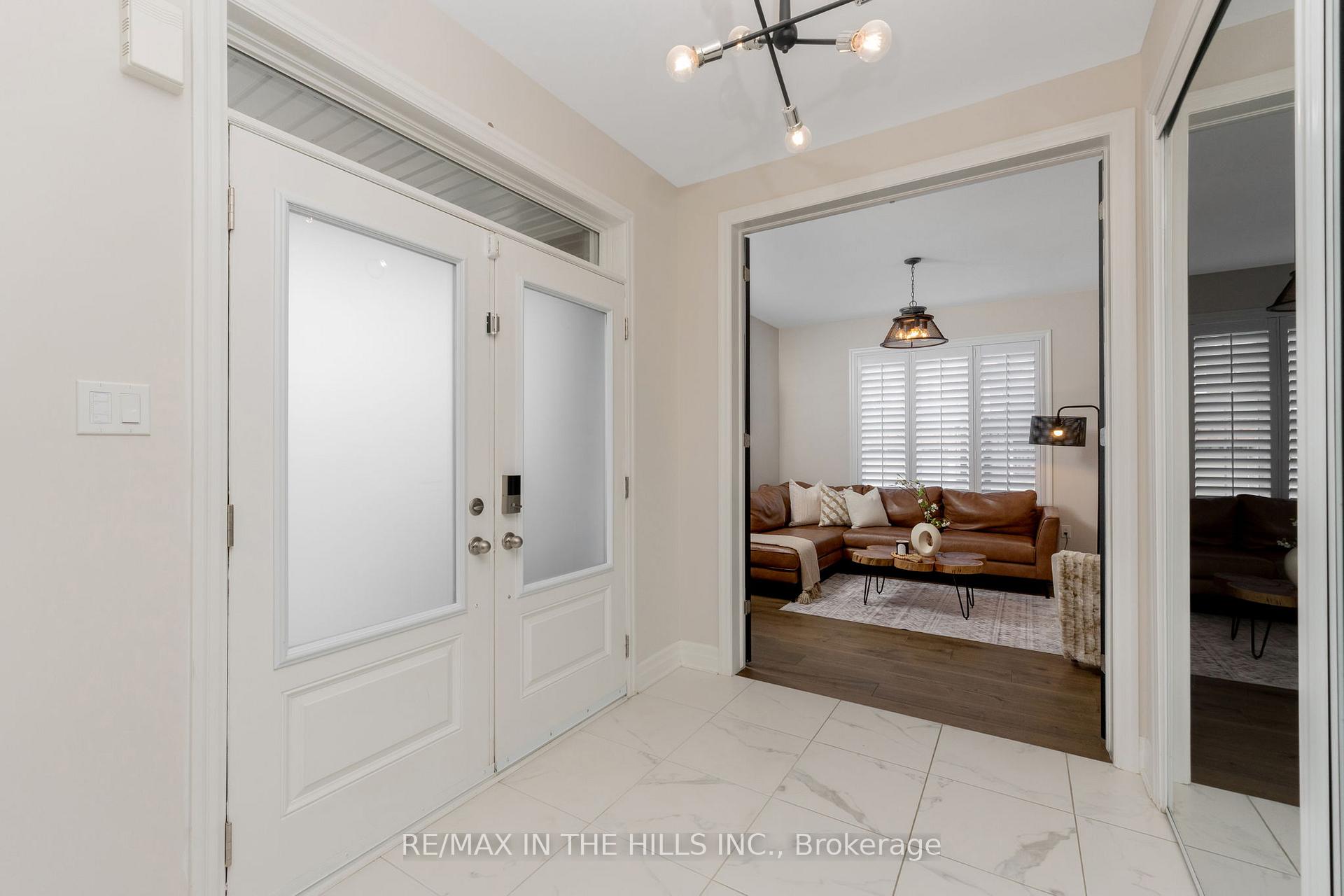 Photo 4 of 521 Kennedy Circle W, Milton, Cobban — HOMEH