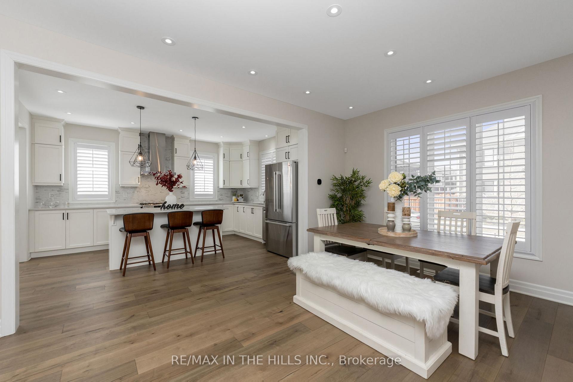Photo 5 of 521 Kennedy Circle W, Milton, Cobban — HOMEH