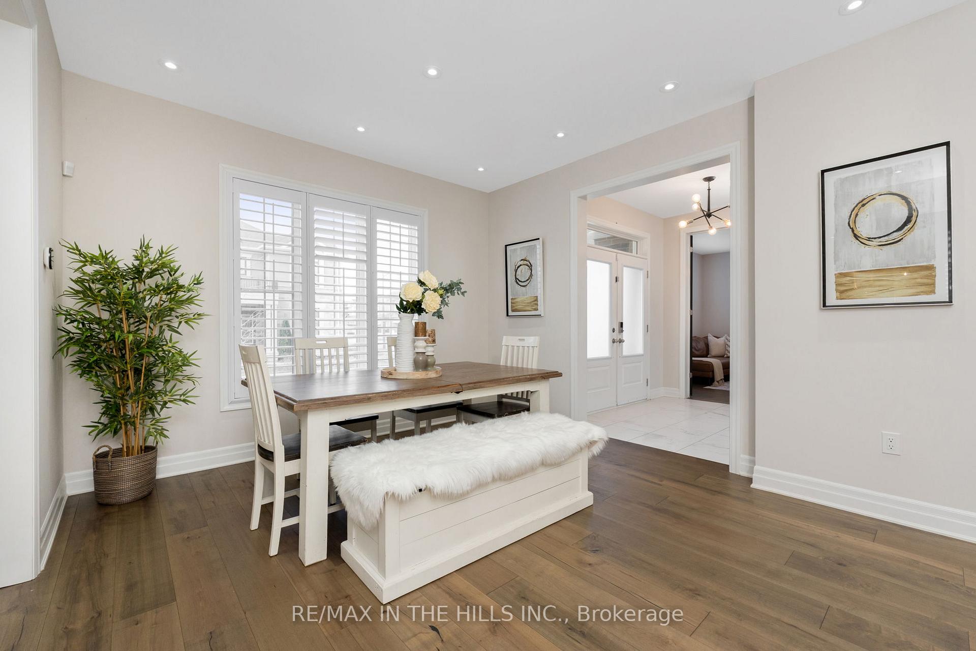 Photo 6 of 521 Kennedy Circle W, Milton, Cobban — HOMEH
