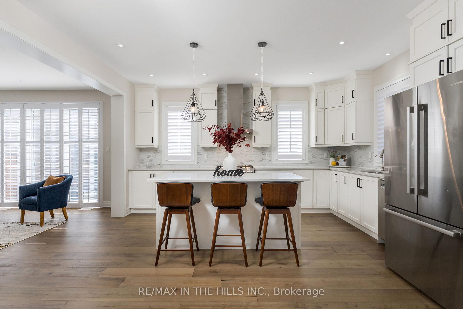 Photo 7 of 521 Kennedy Circle W, Milton, Cobban — HOMEH