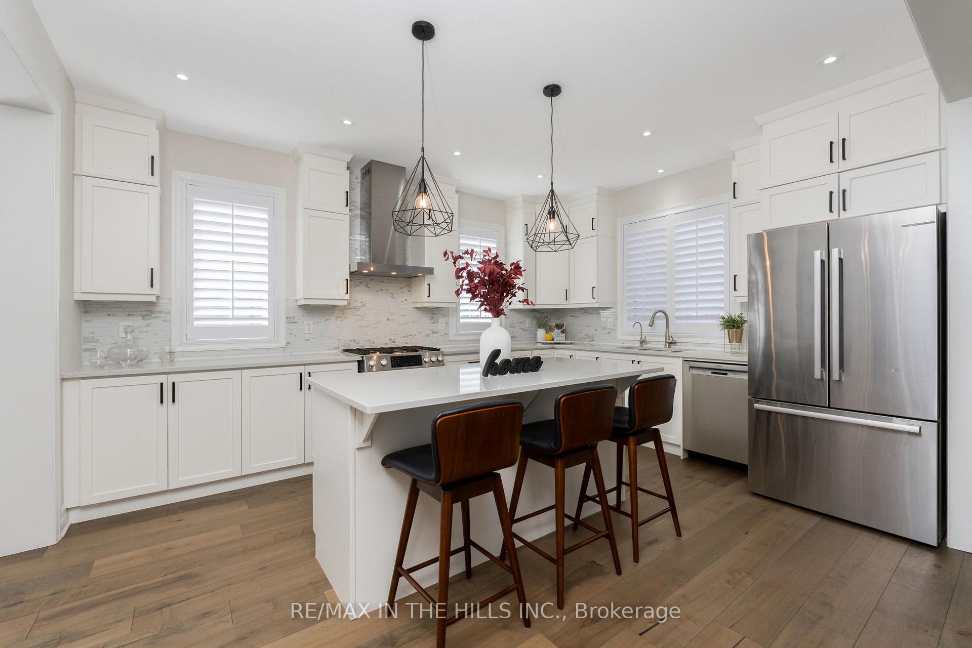 Photo 8 of 521 Kennedy Circle W, Milton, Cobban — HOMEH