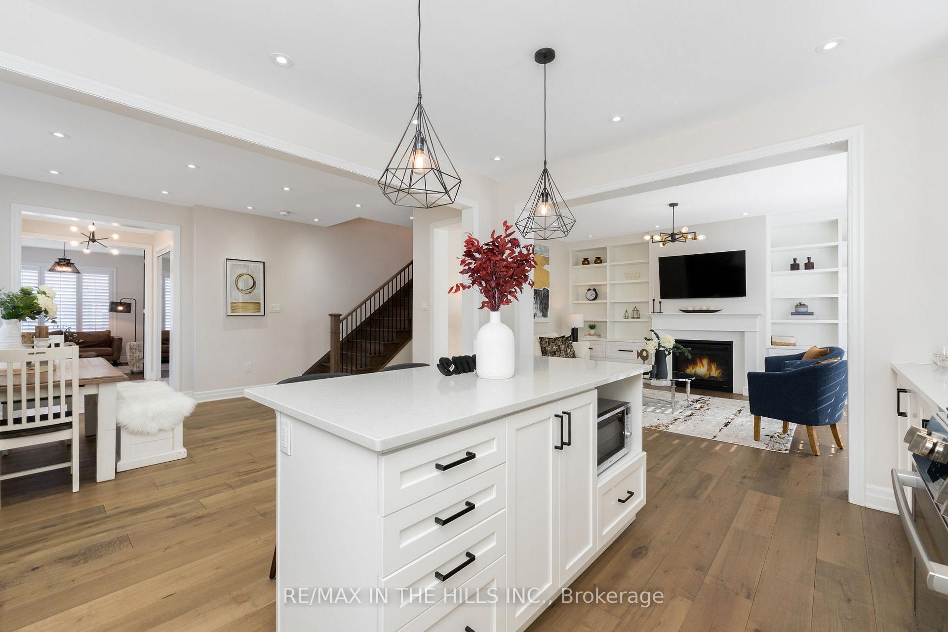 Photo 10 of 521 Kennedy Circle W, Milton, Cobban — HOMEH