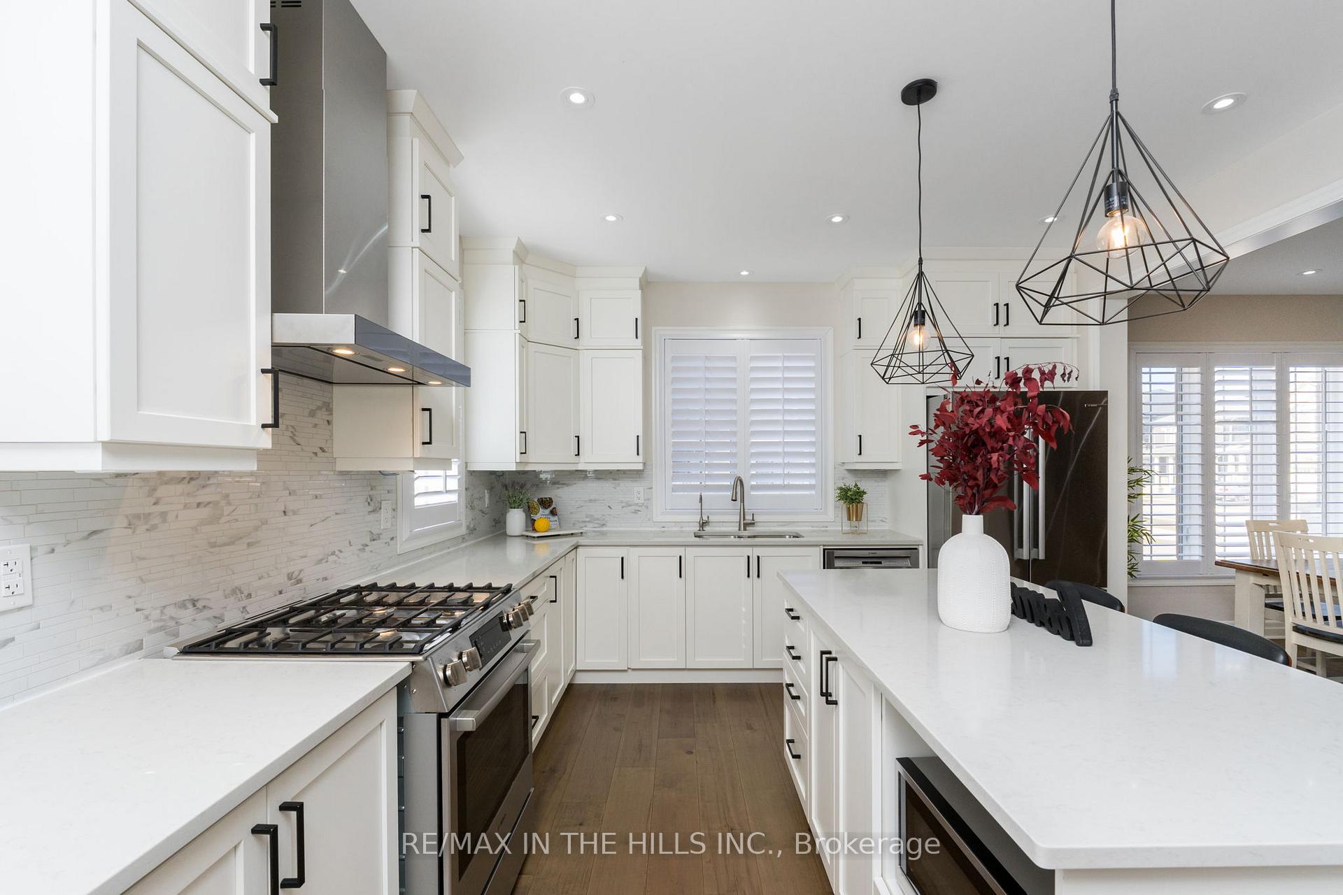 Photo 12 of 521 Kennedy Circle W, Milton, Cobban — HOMEH