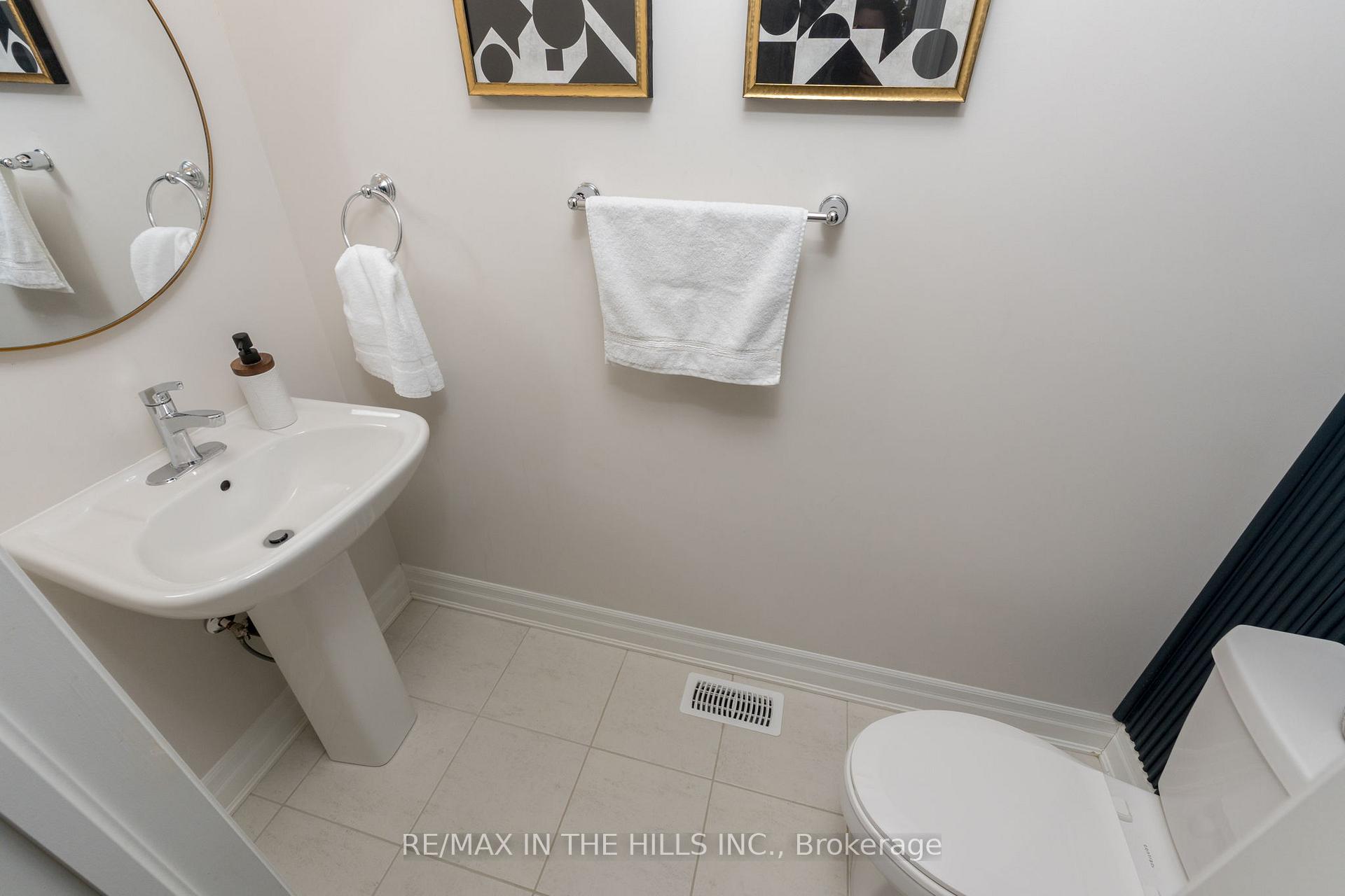 Photo 21 of 521 Kennedy Circle W, Milton, Cobban — HOMEH