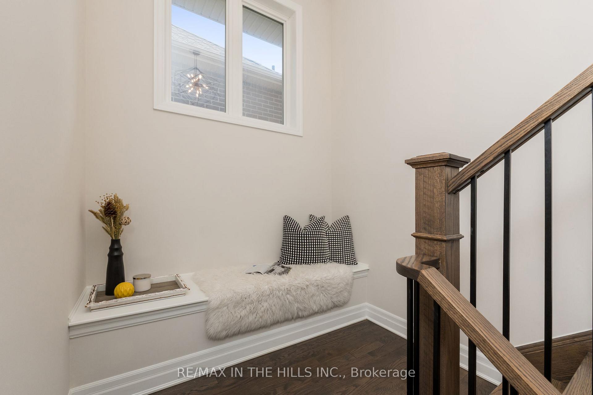 Photo 23 of 521 Kennedy Circle W, Milton, Cobban — HOMEH