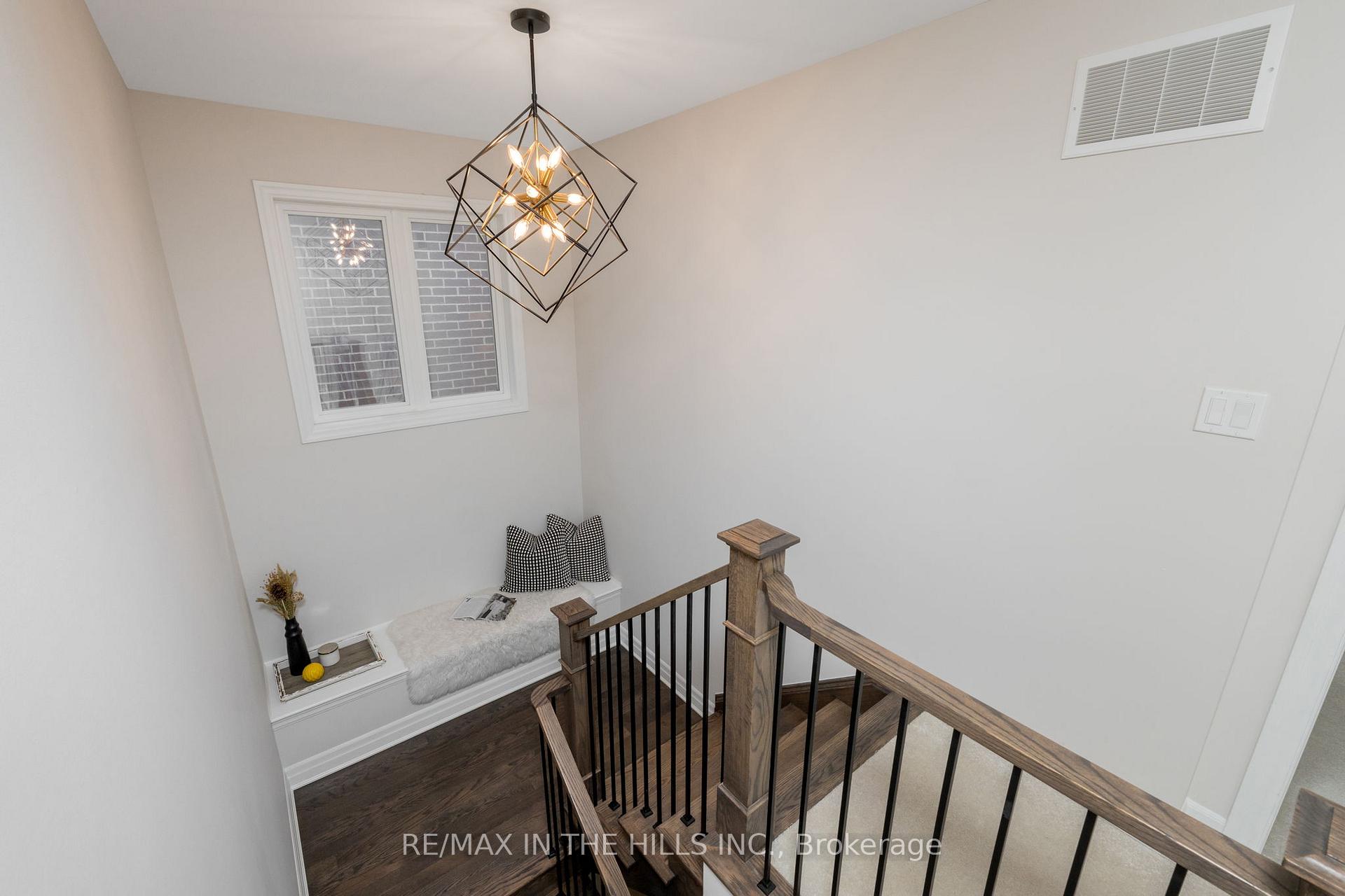 Photo 24 of 521 Kennedy Circle W, Milton, Cobban — HOMEH
