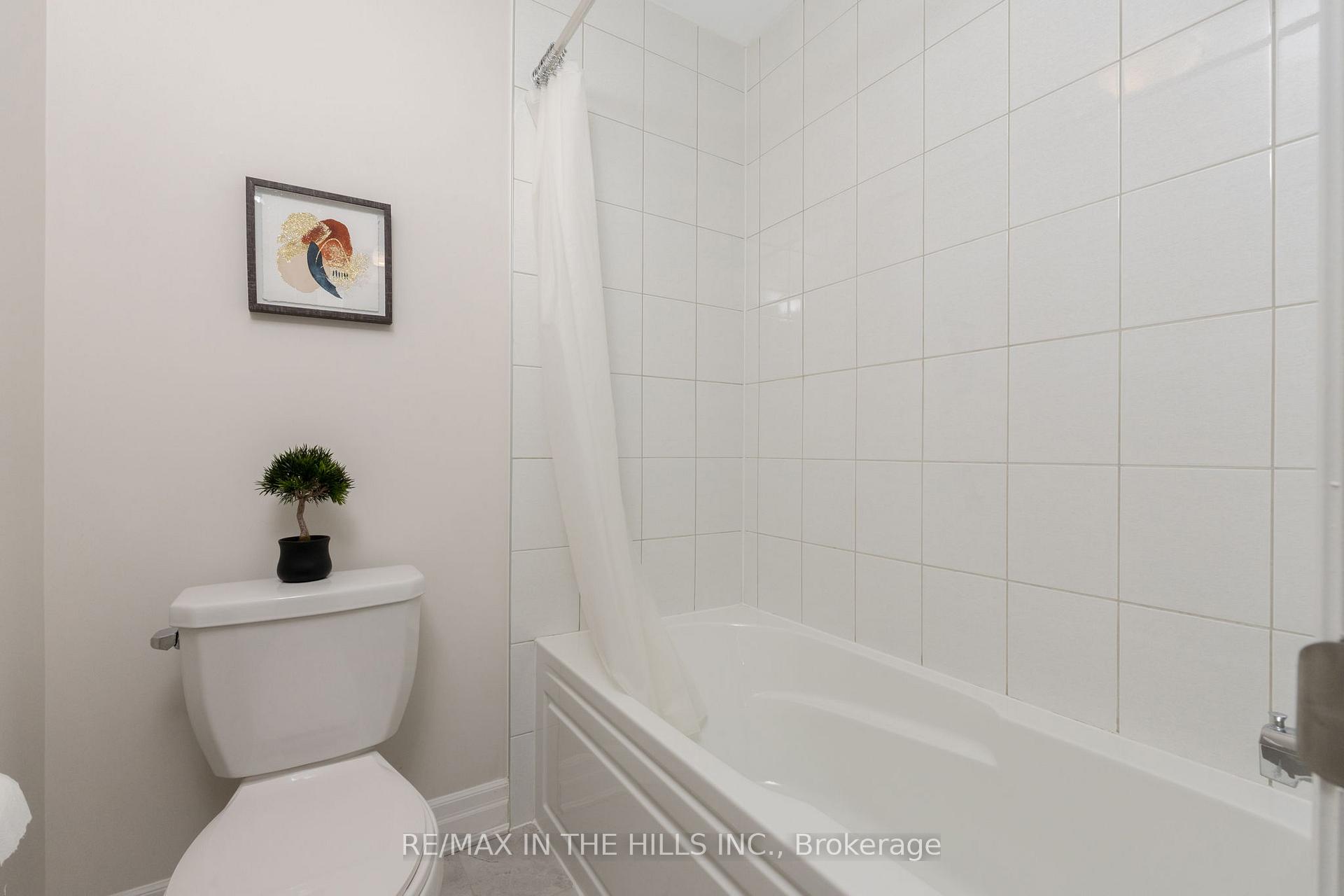 Photo 32 of 521 Kennedy Circle W, Milton, Cobban — HOMEH