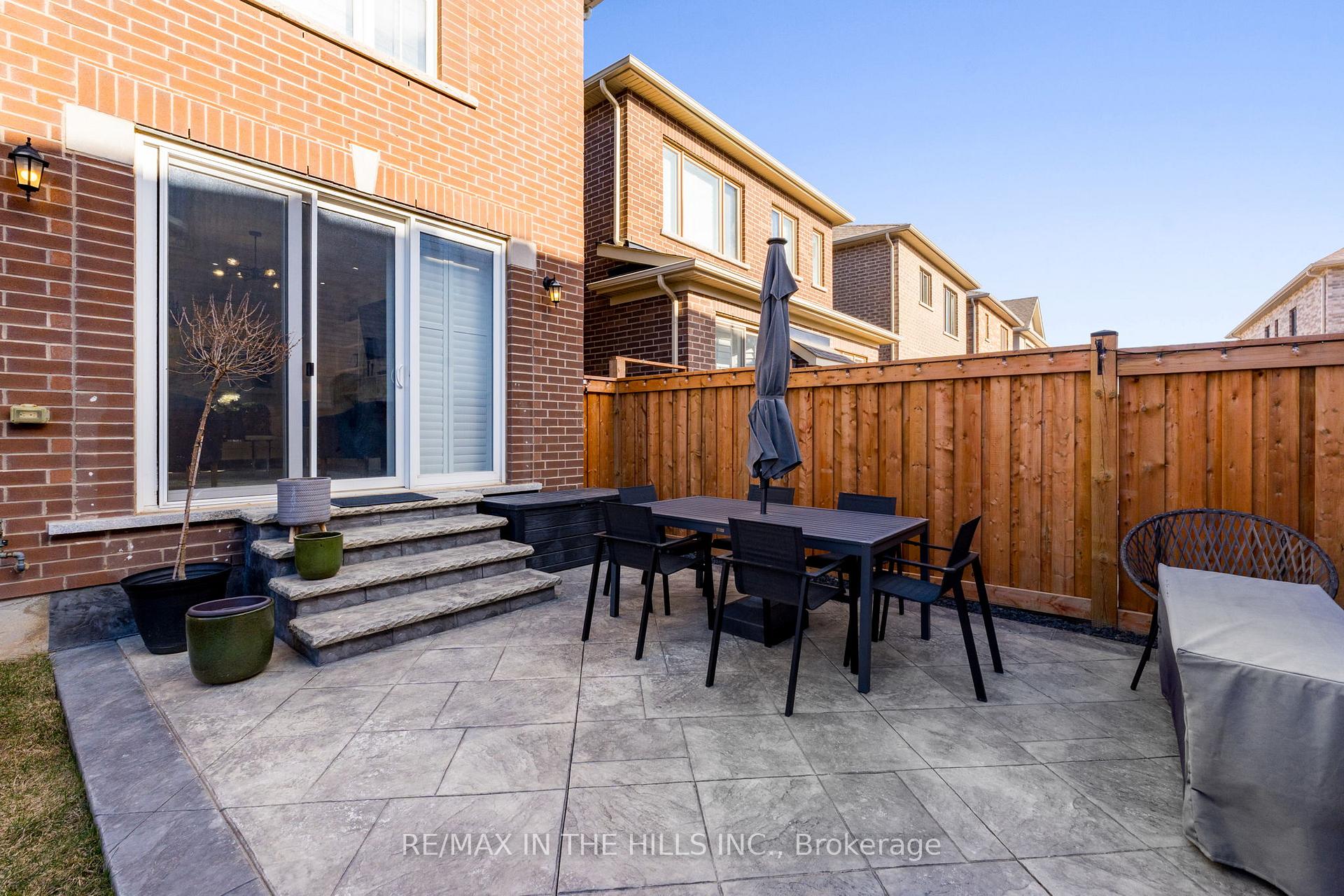 Photo 38 of 521 Kennedy Circle W, Milton, Cobban — HOMEH