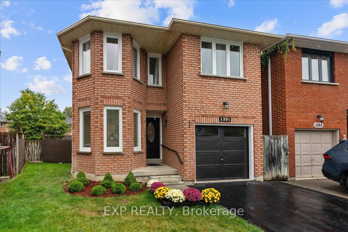 Photo 2 of 1391 Ferncliff Circle, Pickering, Liverpool — HOMEH