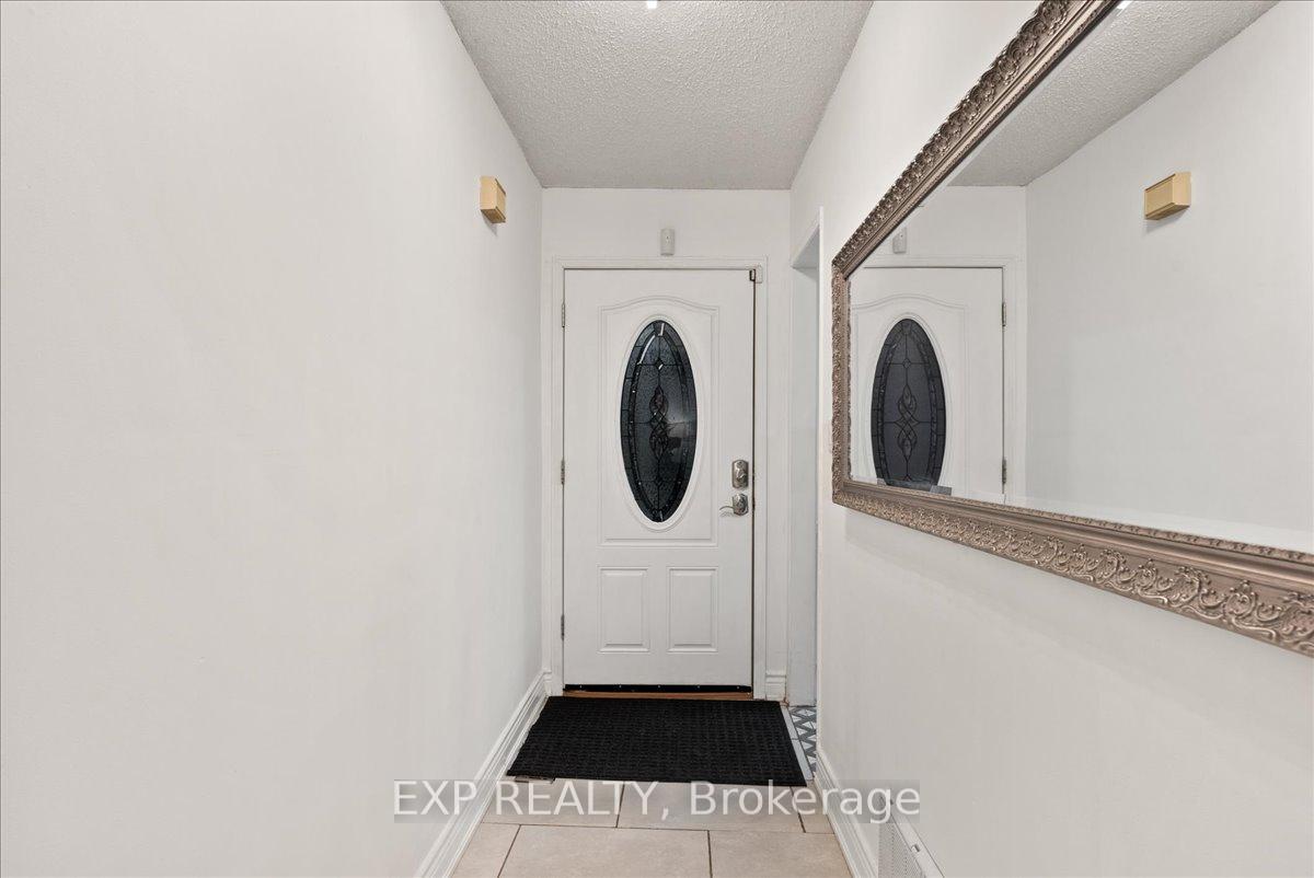 Photo 5 of 1391 Ferncliff Circle, Pickering, Liverpool — HOMEH