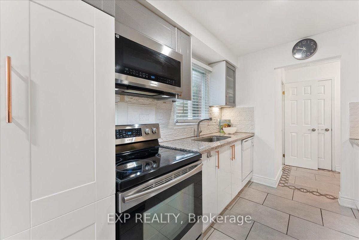 Photo 8 of 1391 Ferncliff Circle, Pickering, Liverpool — HOMEH