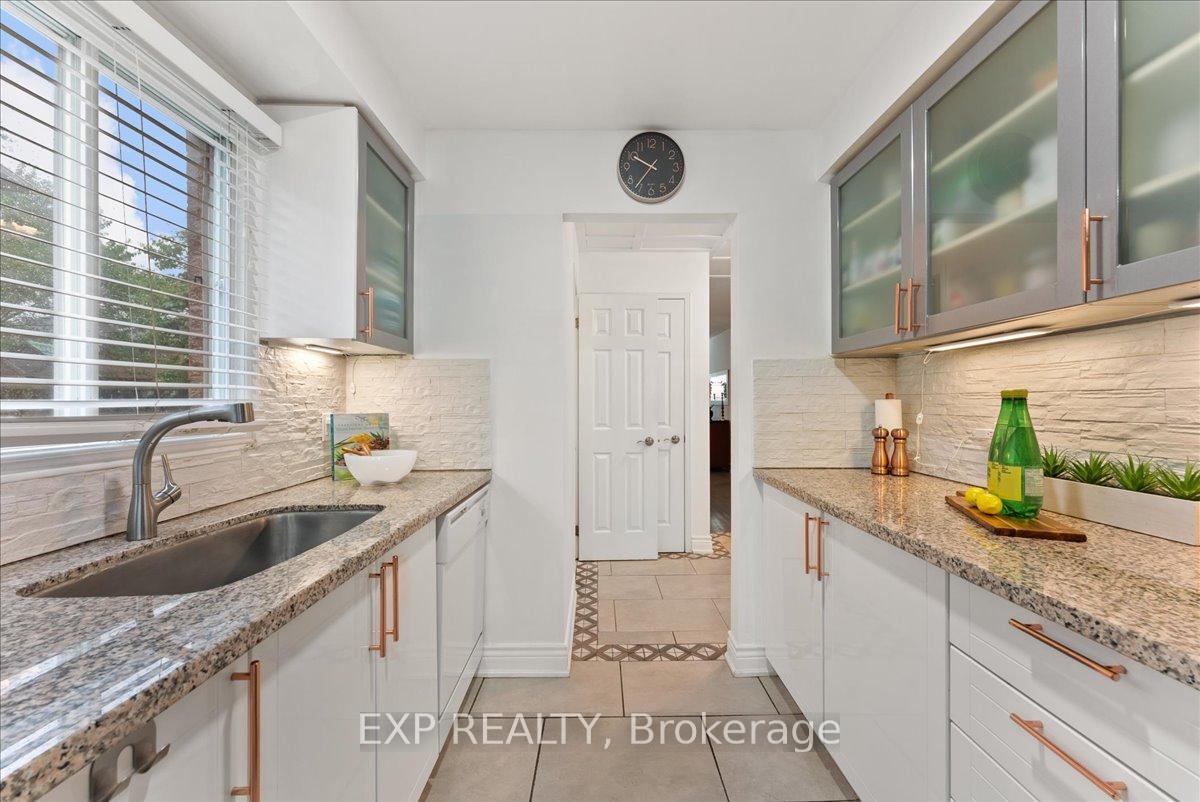 Photo 9 of 1391 Ferncliff Circle, Pickering, Liverpool — HOMEH