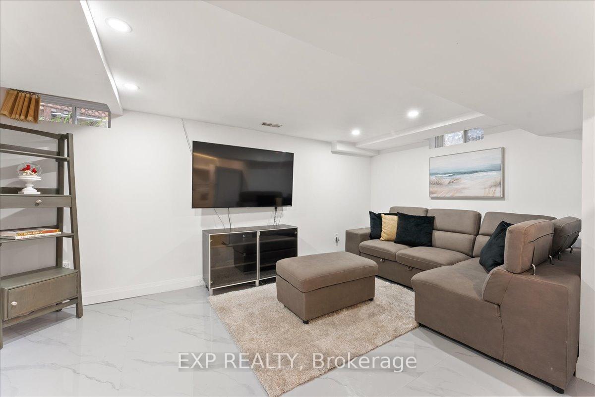 Photo 36 of 1391 Ferncliff Circle, Pickering, Liverpool — HOMEH
