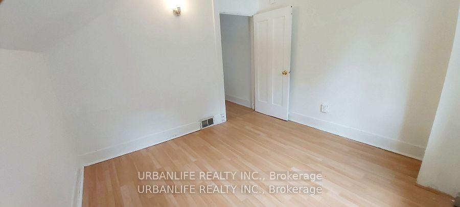 Photo 18 of 586 Waterford Street, Peterborough, Town Ward 3 — HOMEH
