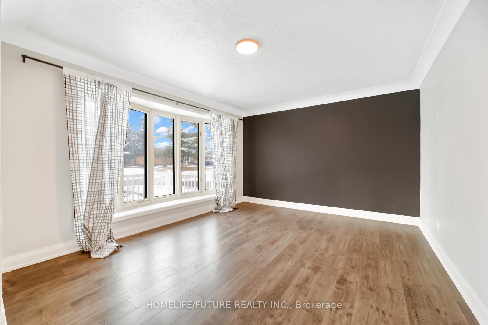 Photo 6 of 729 Glenforest Street, Oshawa, Northglen — HOMEH