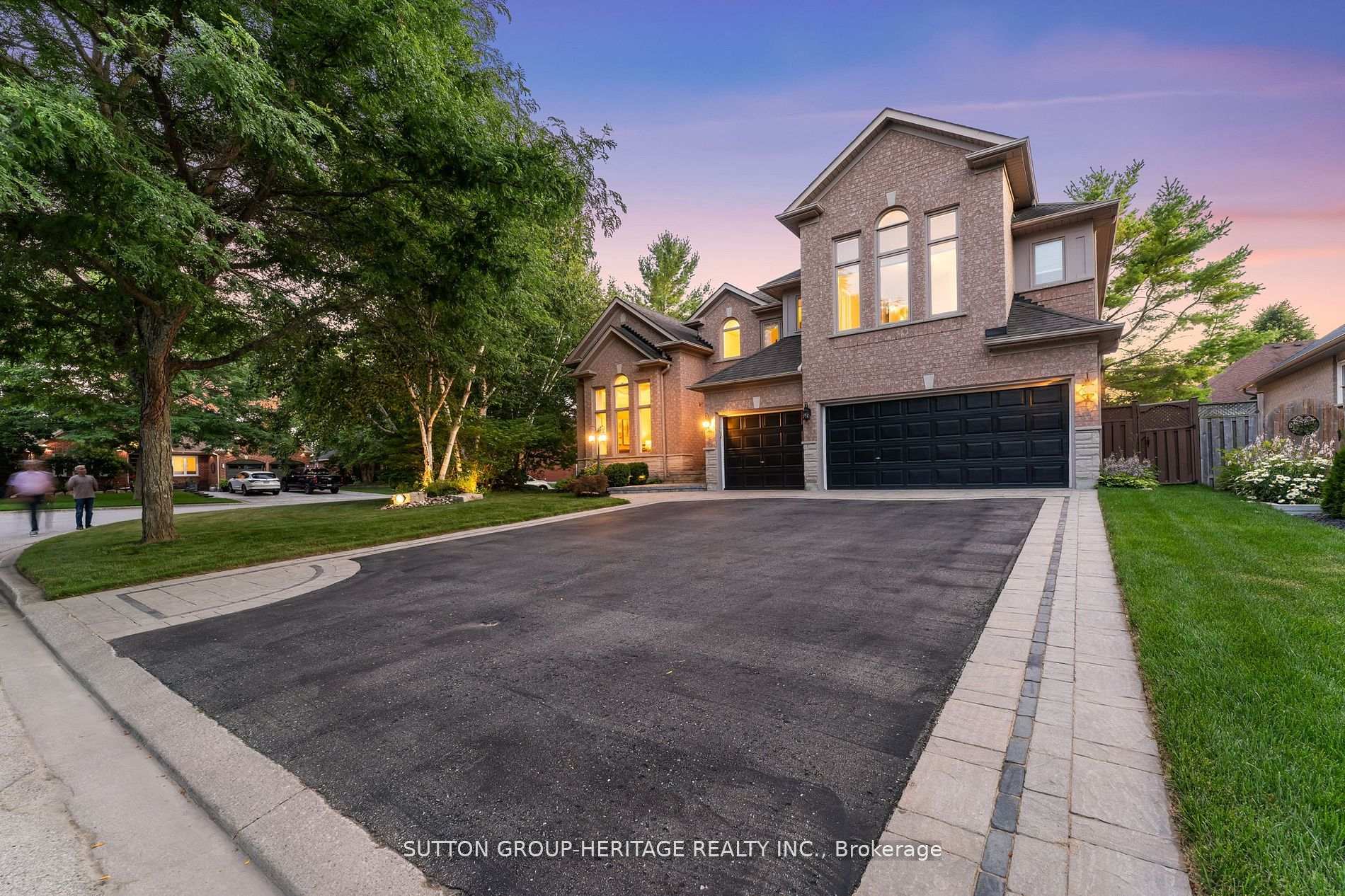 Photo 5 of 2300 Abbott Crescent, Pickering, Brock Ridge — HOMEH