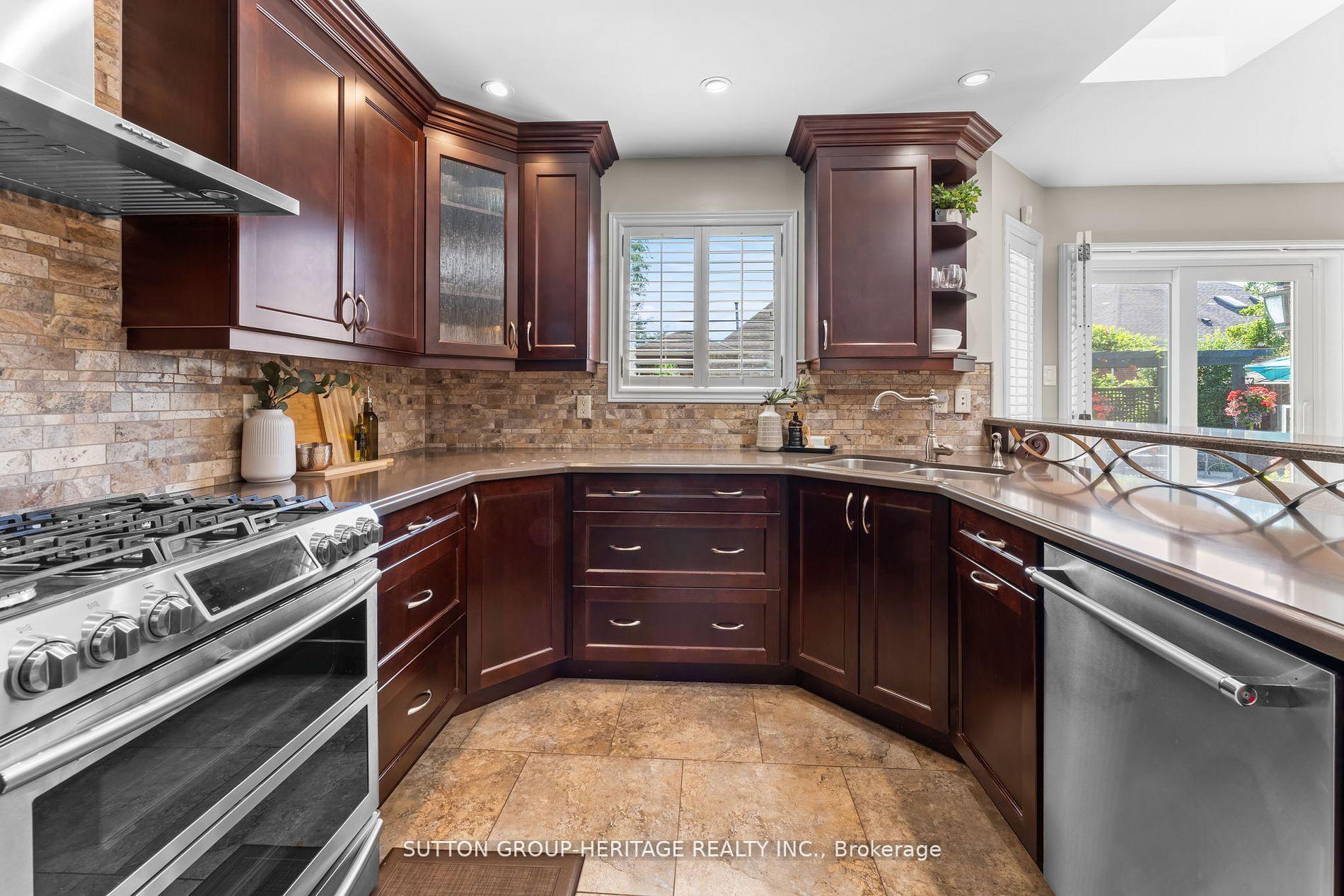 Photo 15 of 2300 Abbott Crescent, Pickering, Brock Ridge — HOMEH