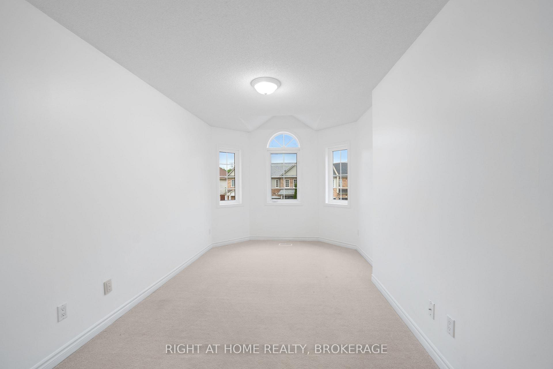 Photo 20 of 1528 Avonmore Square N, Pickering, Town Centre — HOMEH