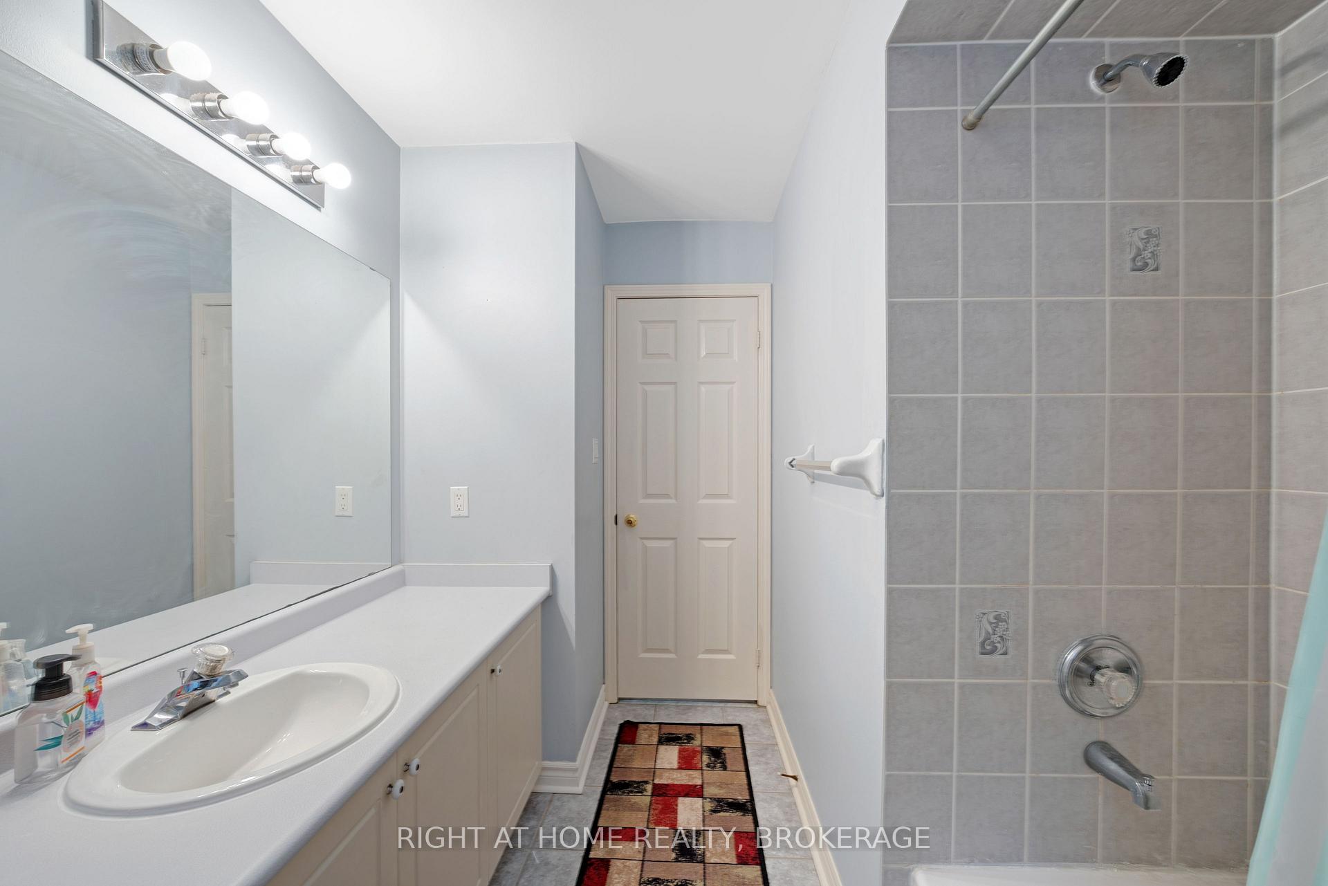 Photo 22 of 1528 Avonmore Square N, Pickering, Town Centre — HOMEH