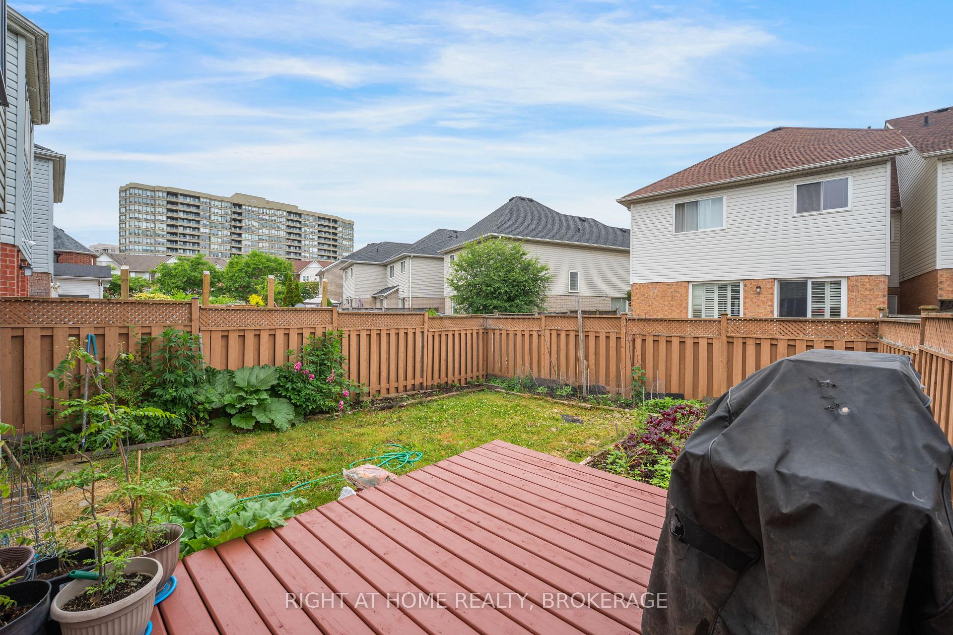 Photo 25 of 1528 Avonmore Square N, Pickering, Town Centre — HOMEH