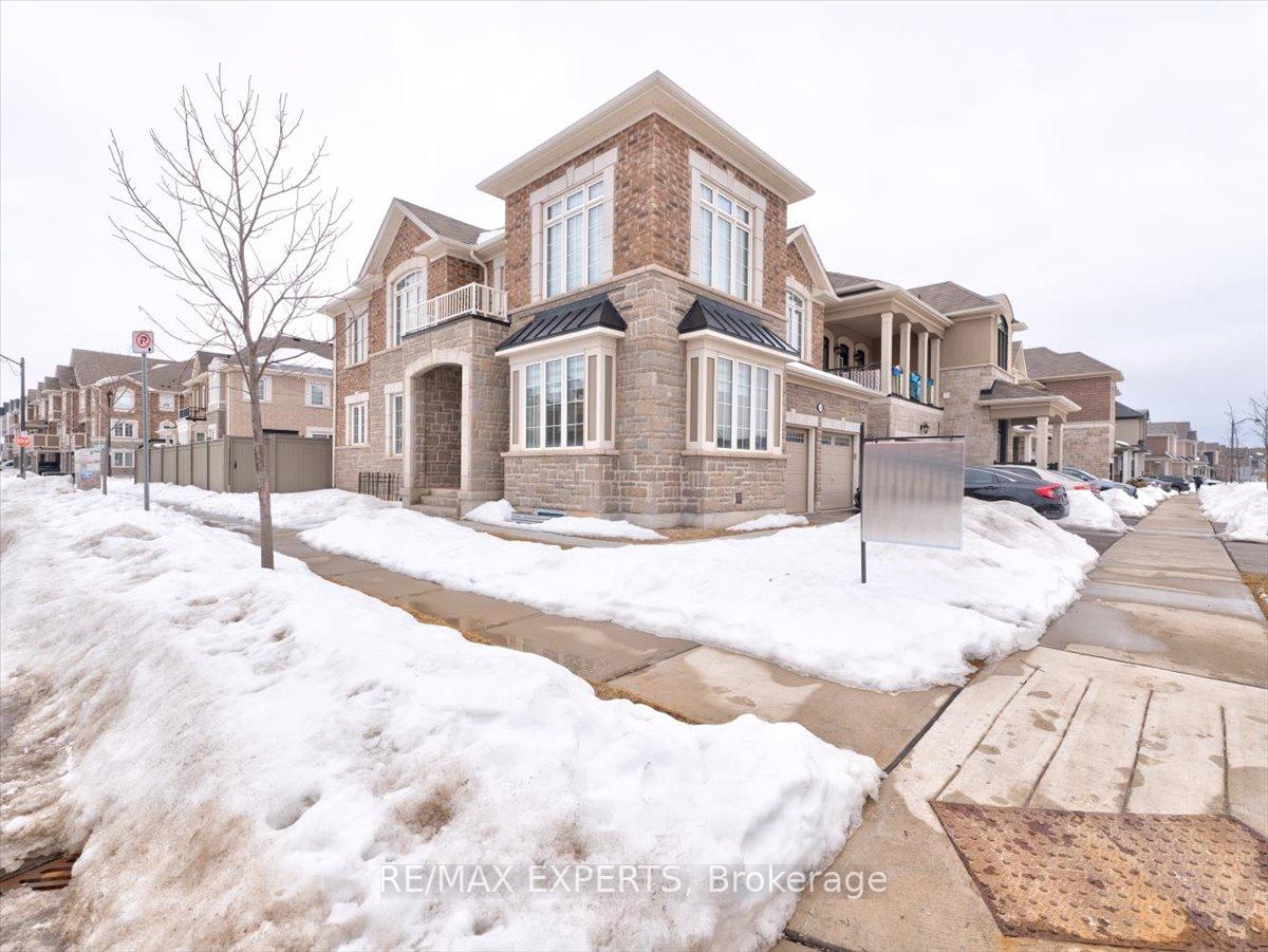 Front of 668 Kennedy Circle W