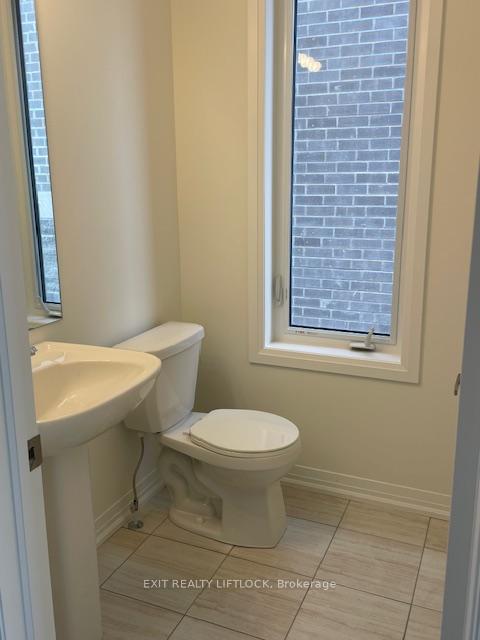 Photo 3 of 815 Griffin Trail, Peterborough, Monaghan Ward 2 — HOMEH