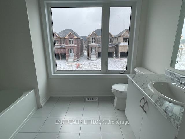 Photo 17 of 815 Griffin Trail, Peterborough, Monaghan Ward 2 — HOMEH