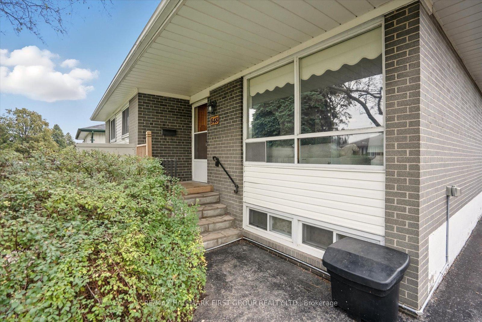 Photo 2 of 848 Bem Avenue, Pickering, Bay Ridges — HOMEH