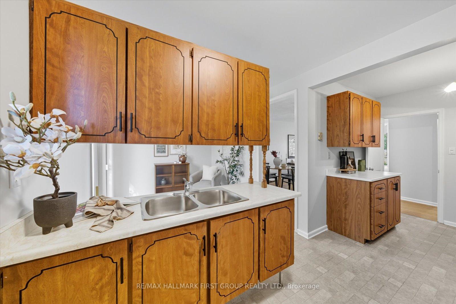 Photo 7 of 848 Bem Avenue, Pickering, Bay Ridges — HOMEH