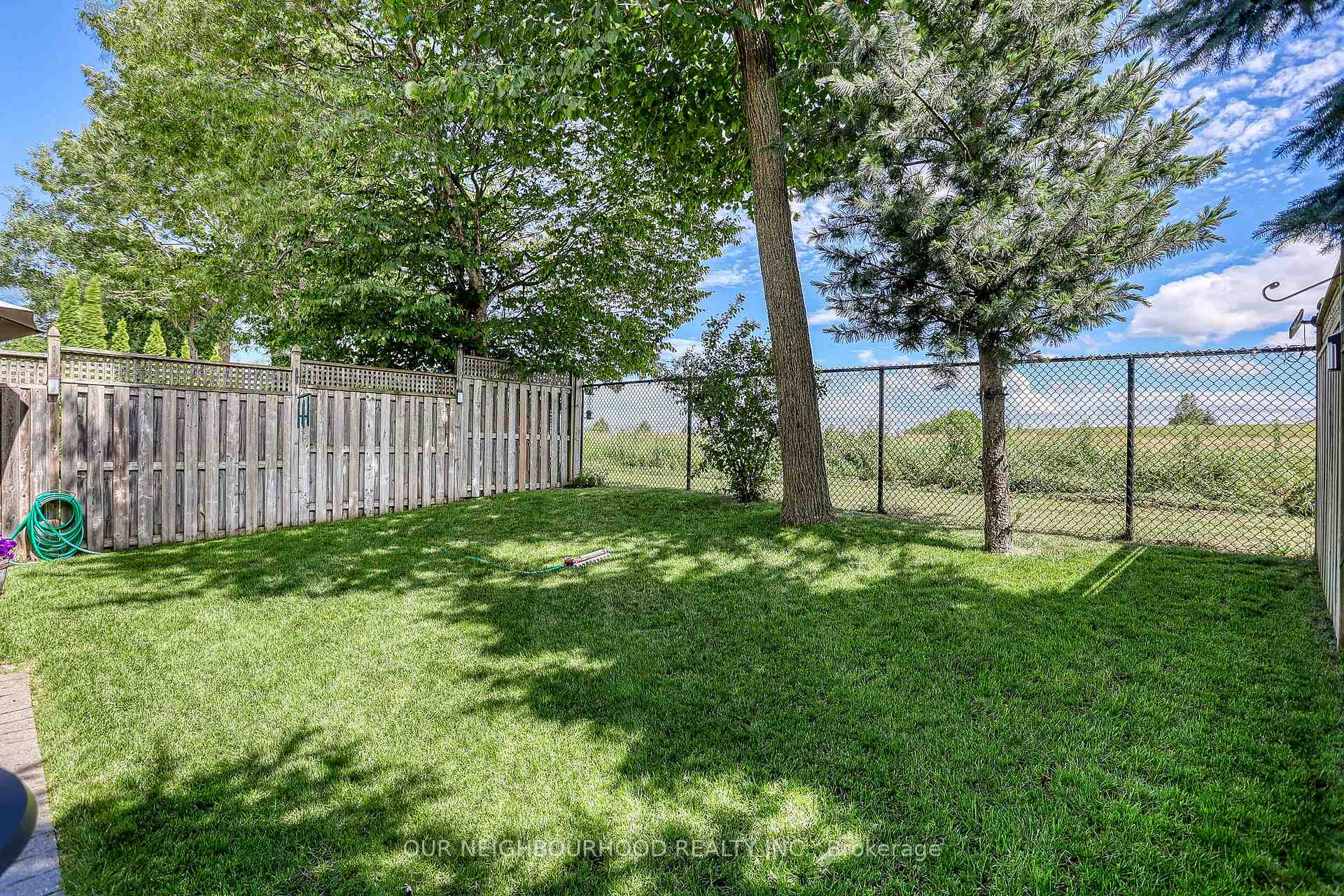 Photo 3 of 1152 Glenbourne Drive, Oshawa, Pinecrest — HOMEH