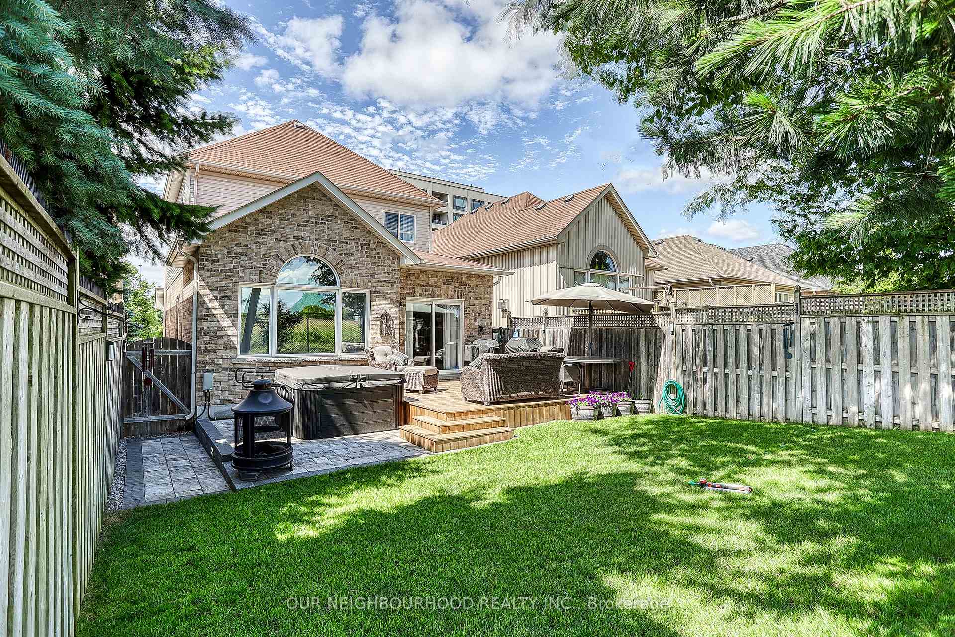 Photo 4 of 1152 Glenbourne Drive, Oshawa, Pinecrest — HOMEH