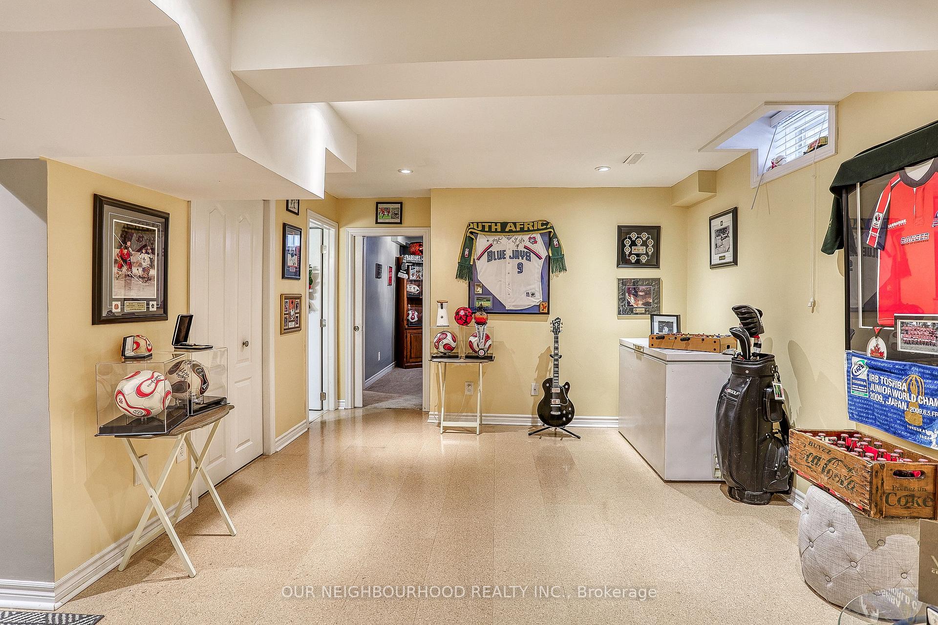 Photo 7 of 1152 Glenbourne Drive, Oshawa, Pinecrest — HOMEH