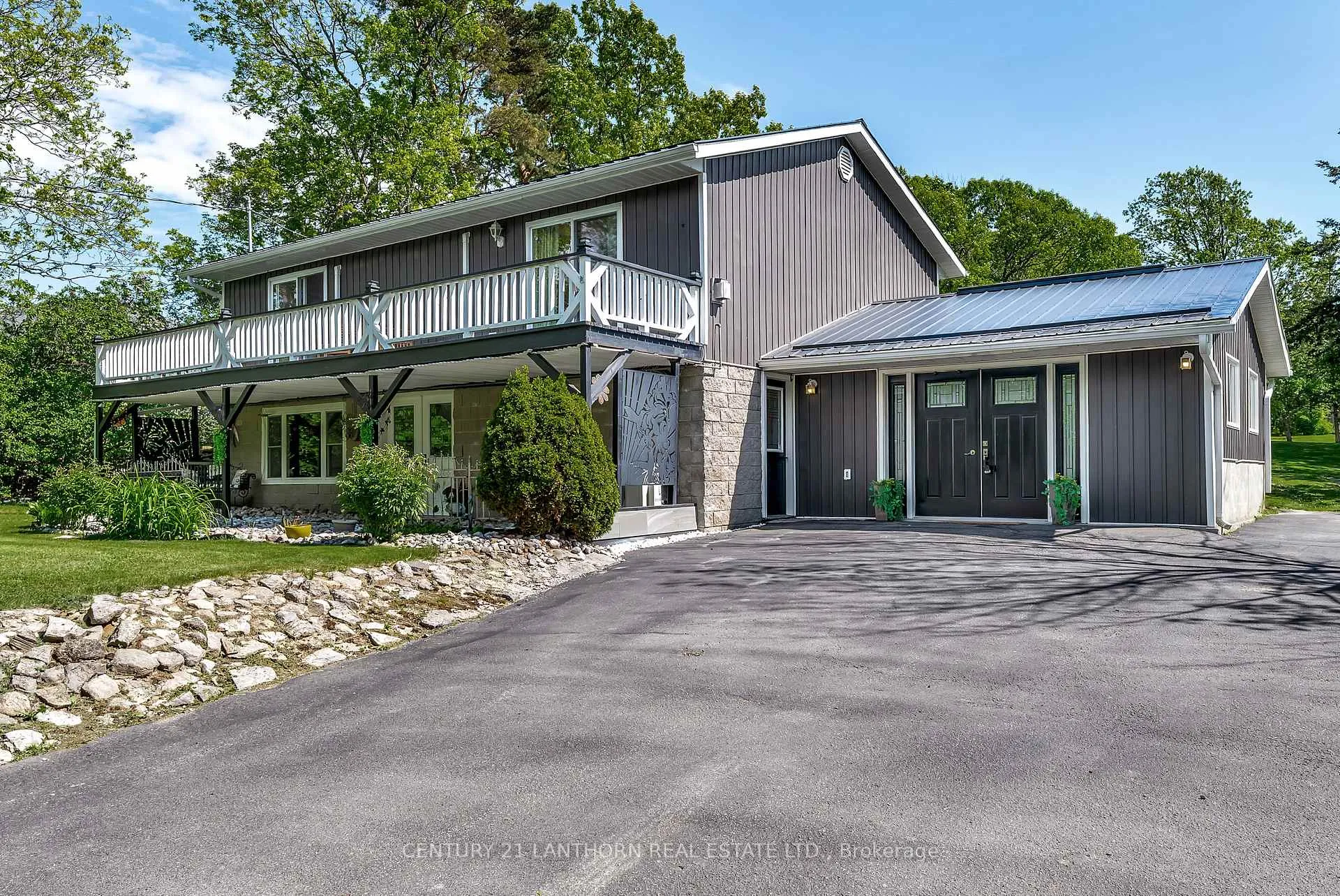 Photo 1 of 11807 Loyalist Parkway, Prince Edward County, Hallowell Ward — HOMEH