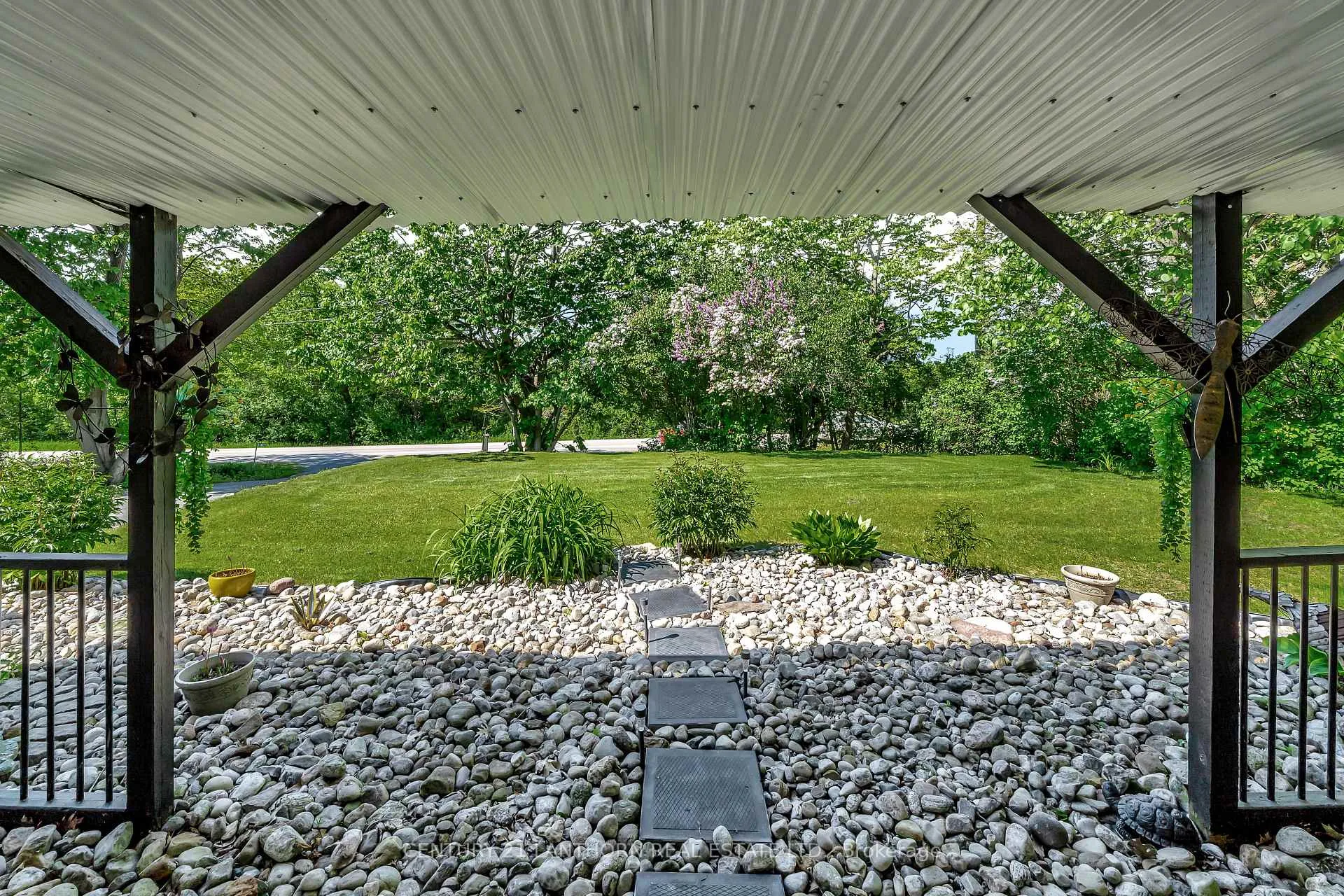 Photo 5 of 11807 Loyalist Parkway, Prince Edward County, Hallowell Ward — HOMEH