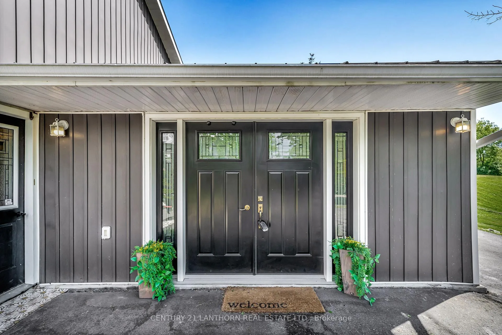 Photo 6 of 11807 Loyalist Parkway, Prince Edward County, Hallowell Ward — HOMEH