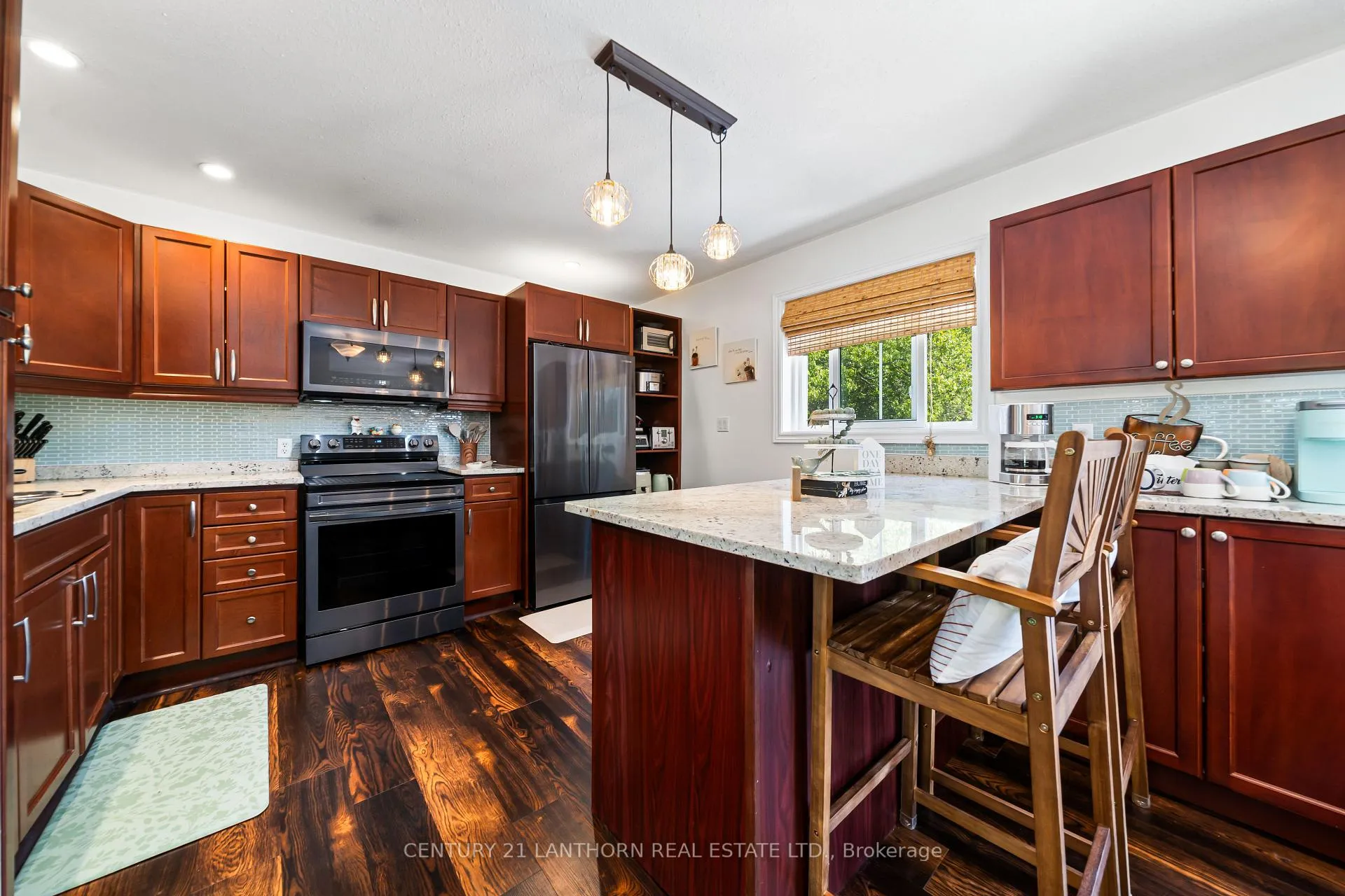 Photo 9 of 11807 Loyalist Parkway, Prince Edward County, Hallowell Ward — HOMEH